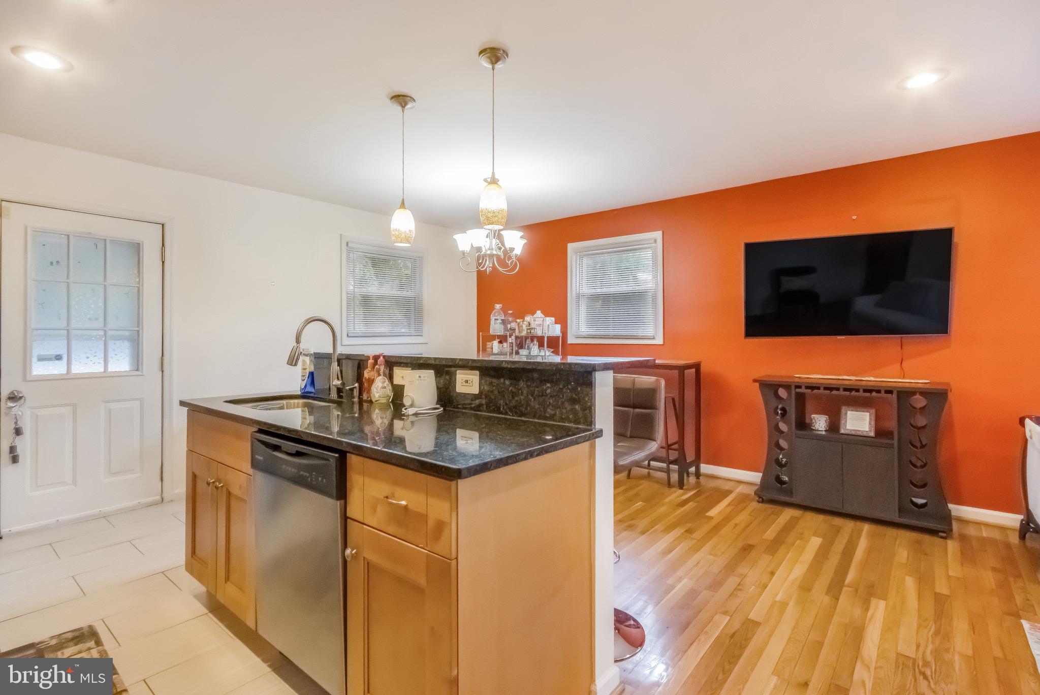 RITCHIE MANOR - Residential