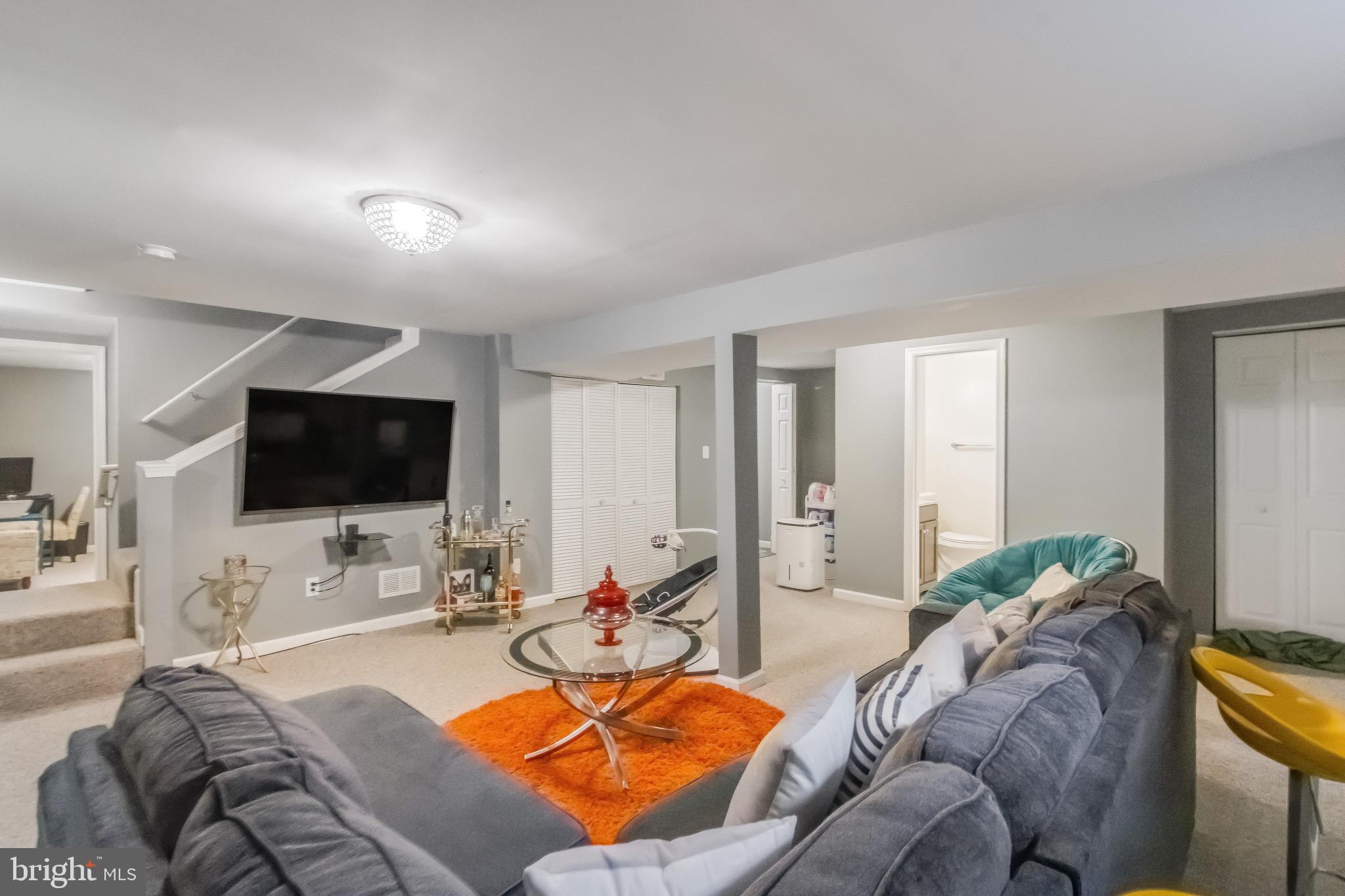 RITCHIE MANOR - Residential