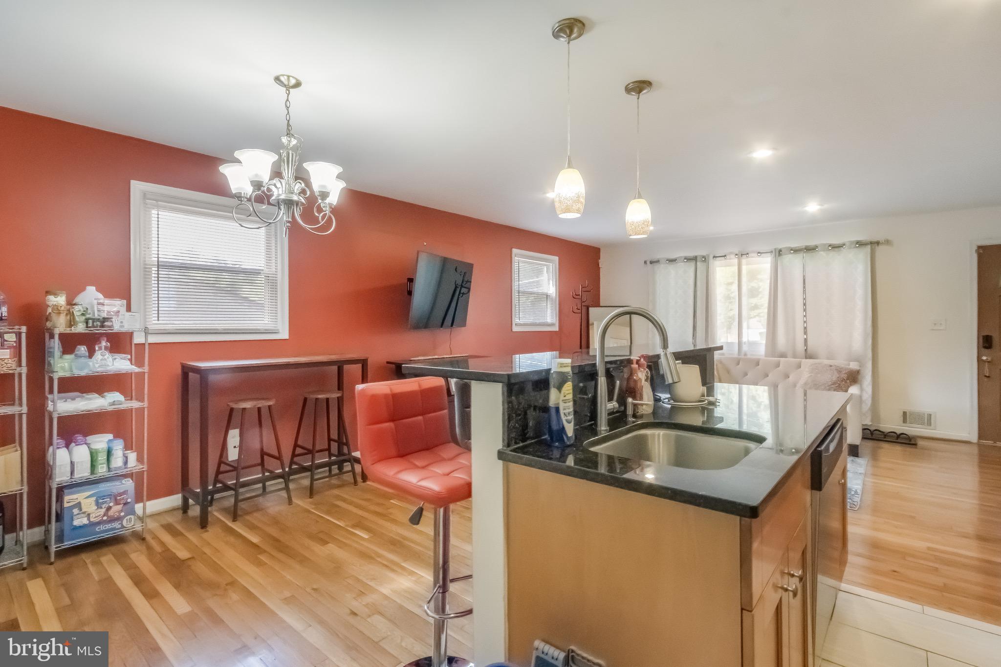 RITCHIE MANOR - Residential