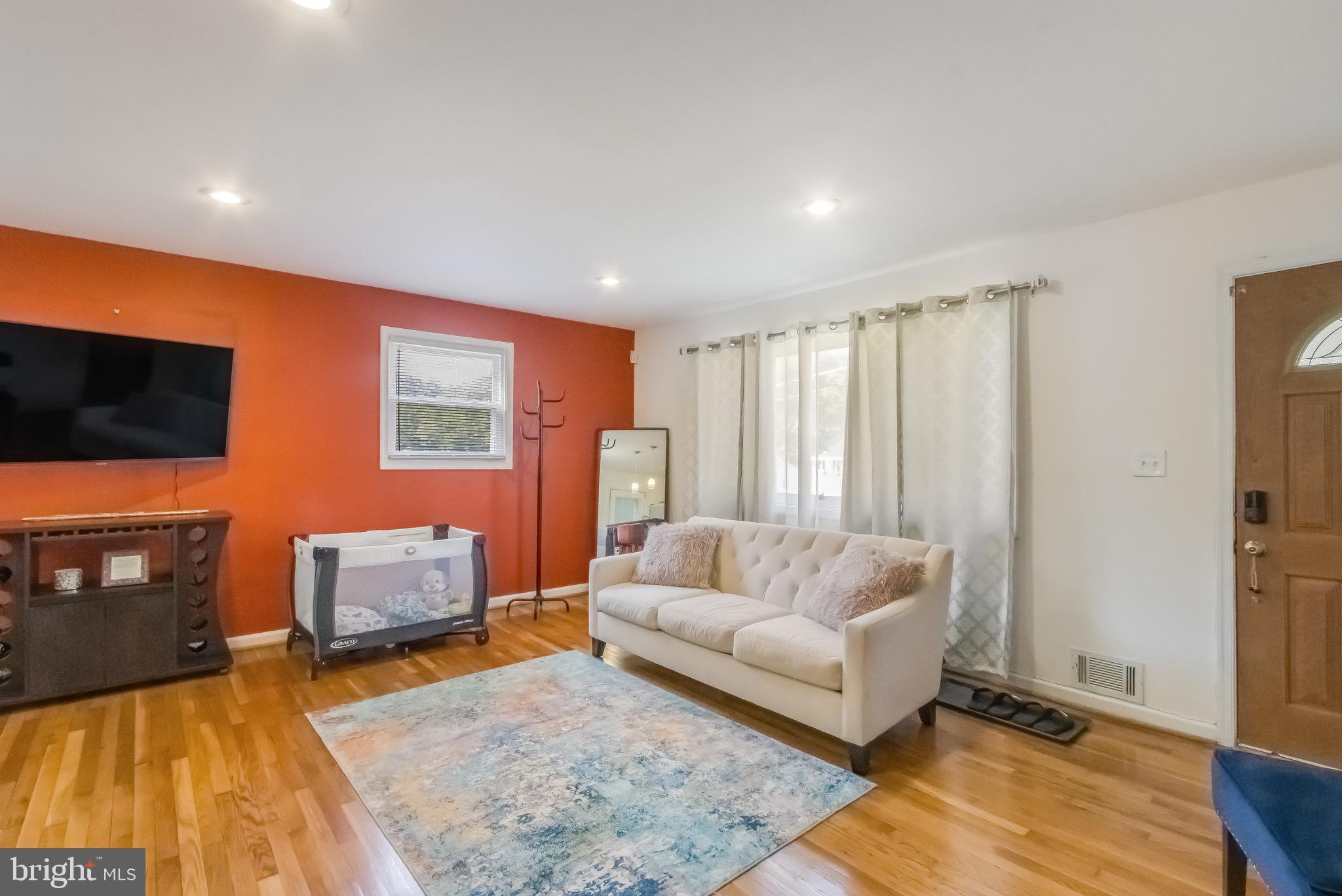 RITCHIE MANOR - Residential