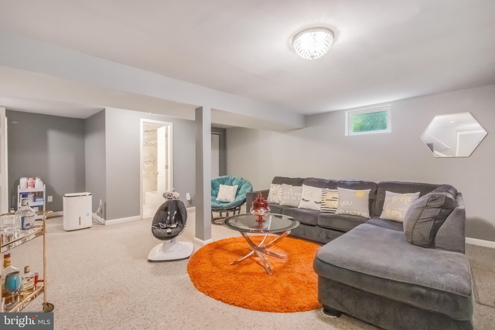 RITCHIE MANOR - Residential