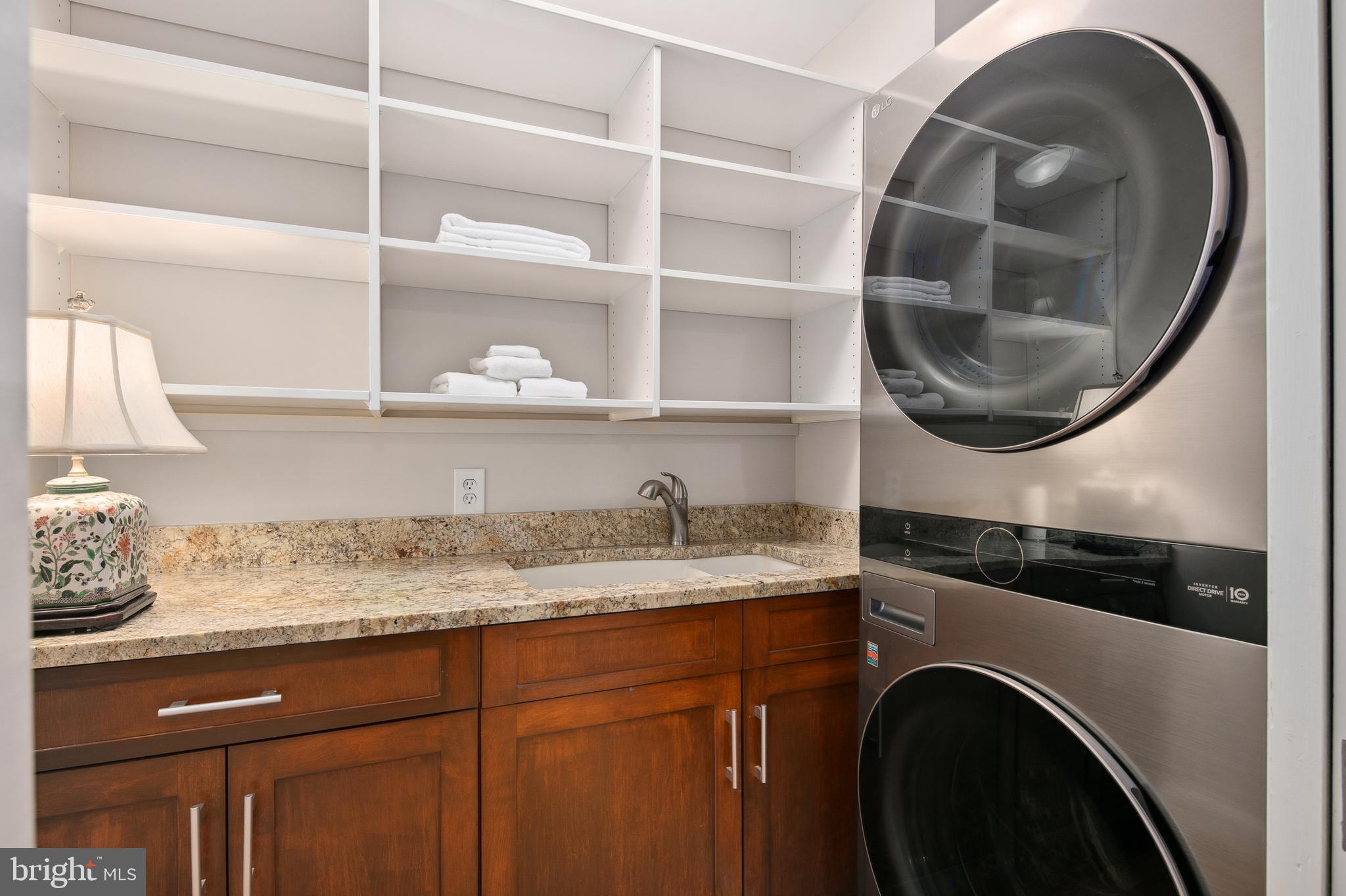 COUNTRY CLUB HILLS - Residential