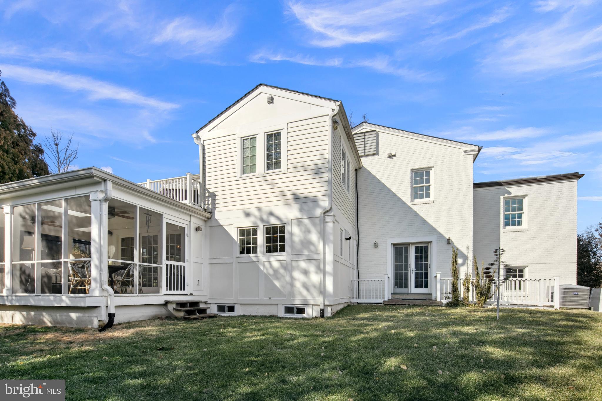 COUNTRY CLUB HILLS - Residential