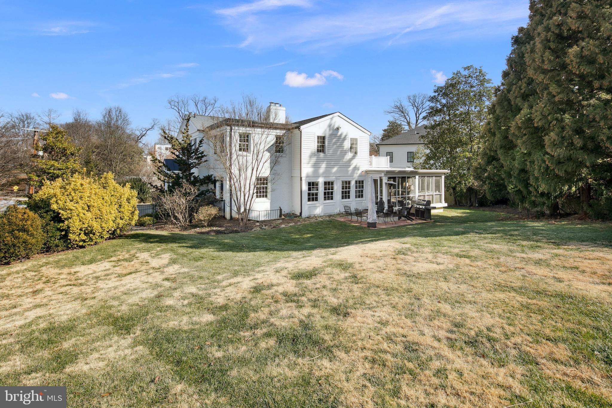 COUNTRY CLUB HILLS - Residential