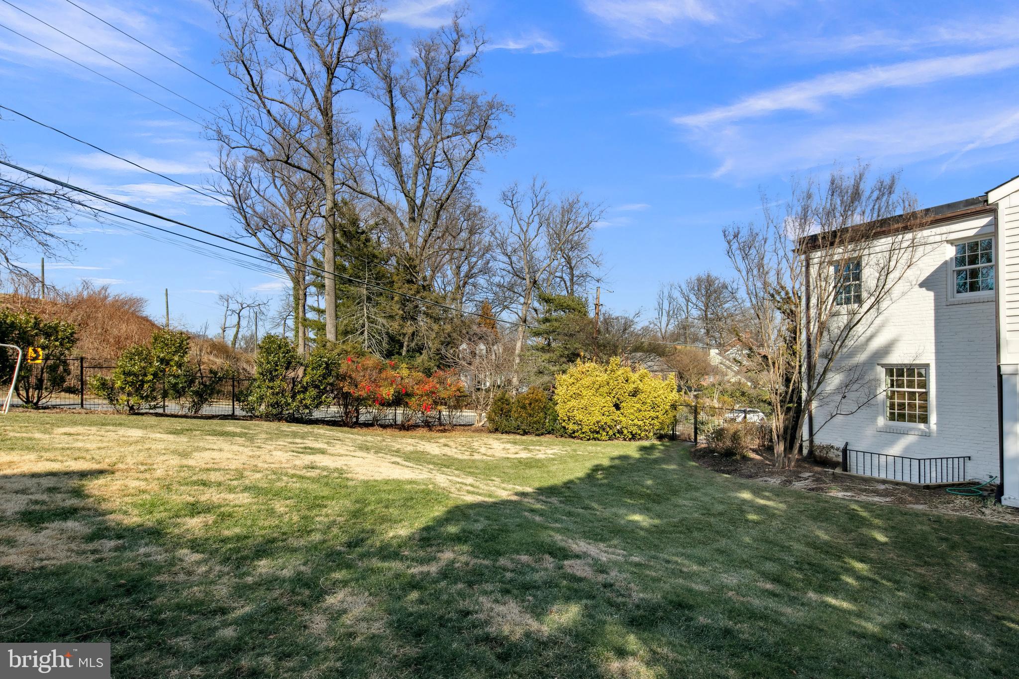 COUNTRY CLUB HILLS - Residential