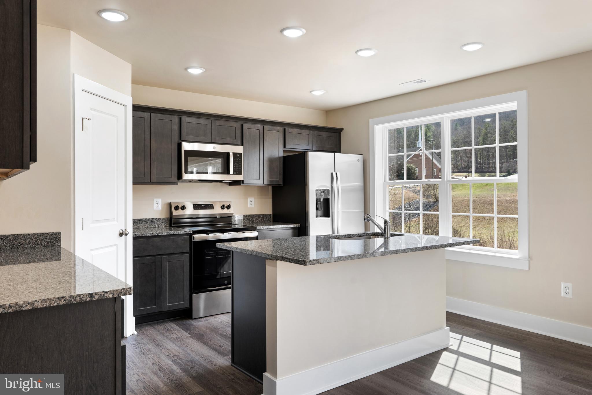 NINE EAST ESTATES - Residential