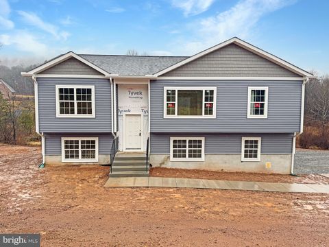 105 VICTORY LN. HEDGESVILLE WV 25427