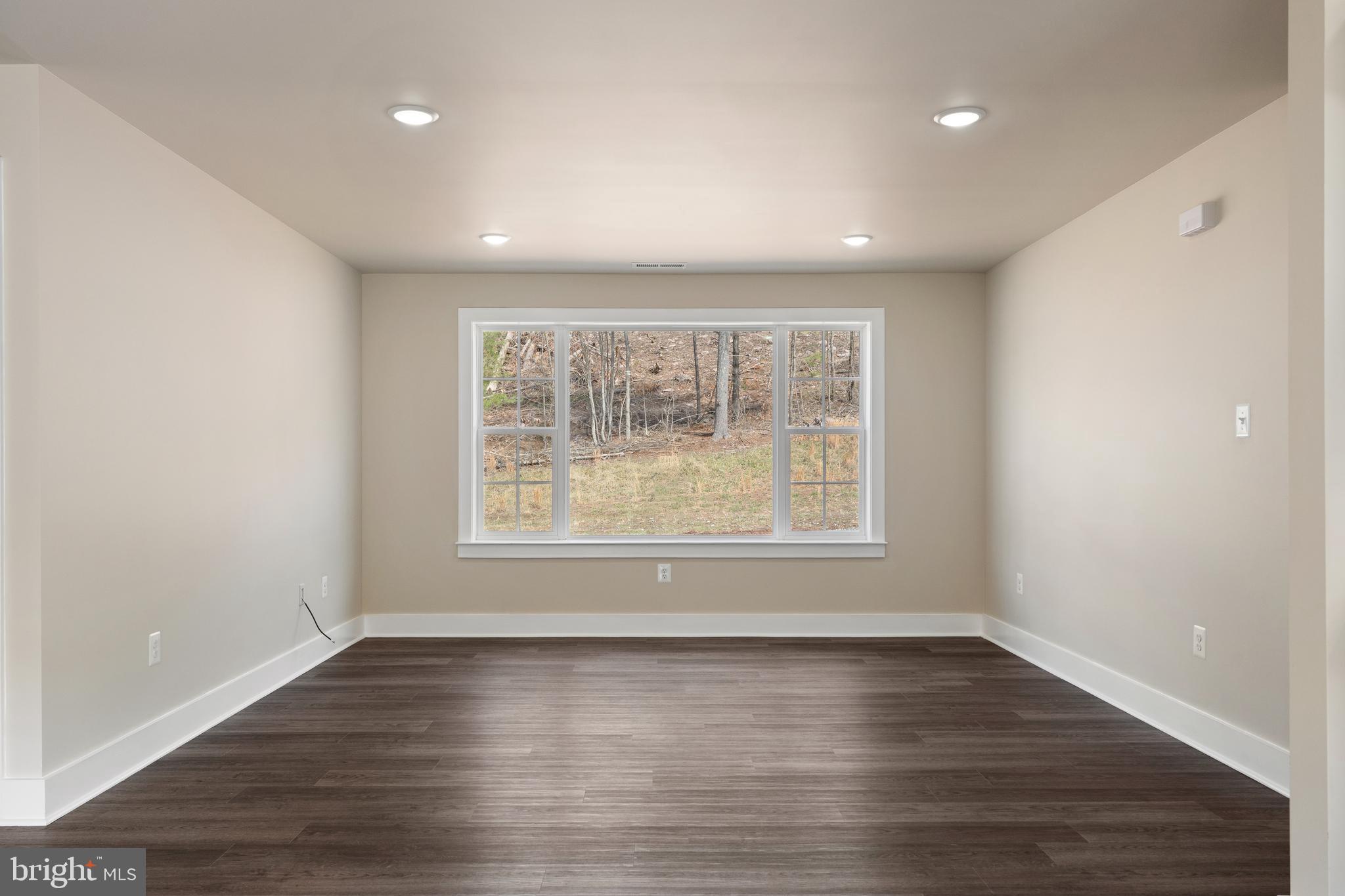 NINE EAST ESTATES - Residential