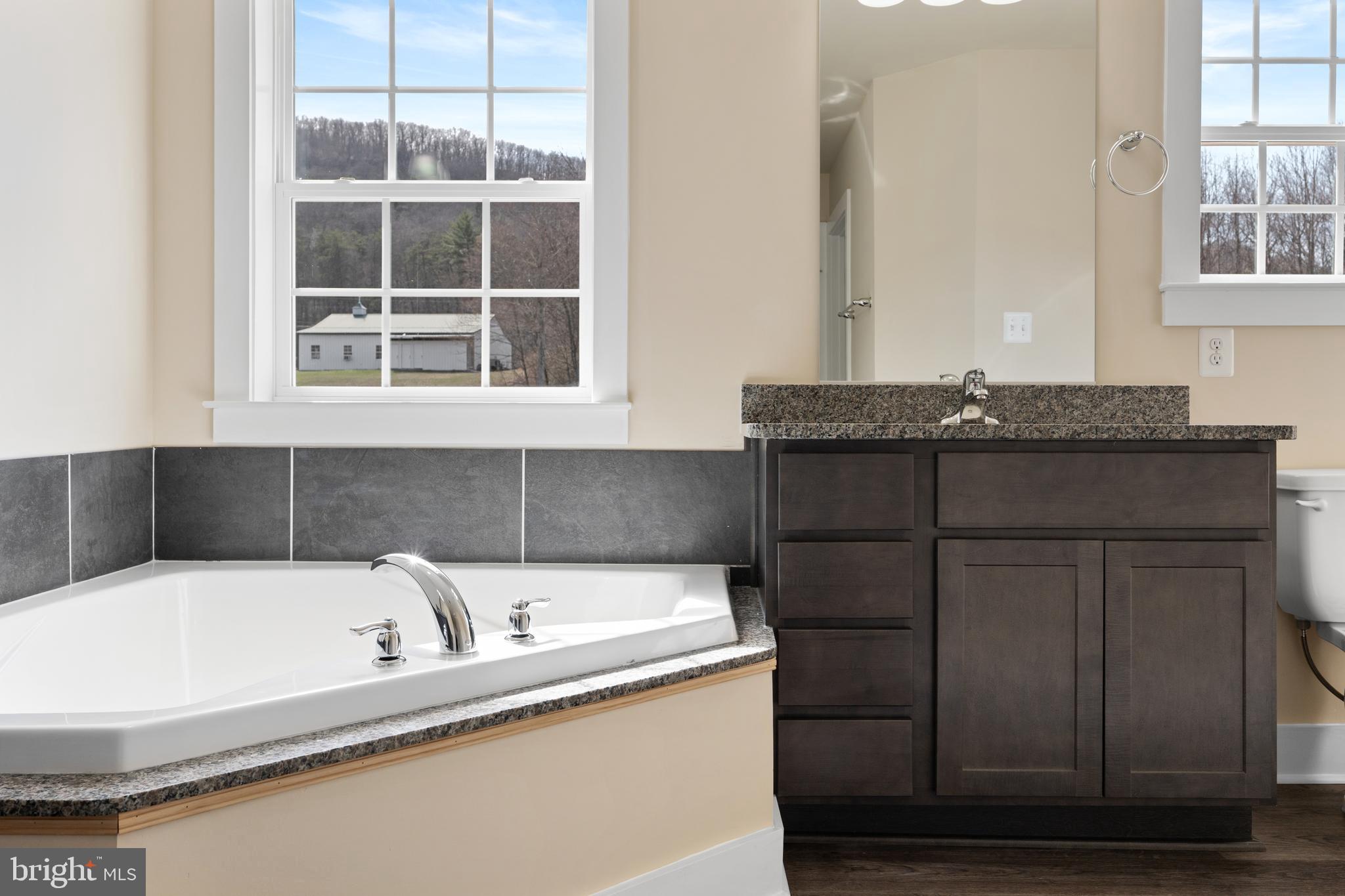 NINE EAST ESTATES - Residential