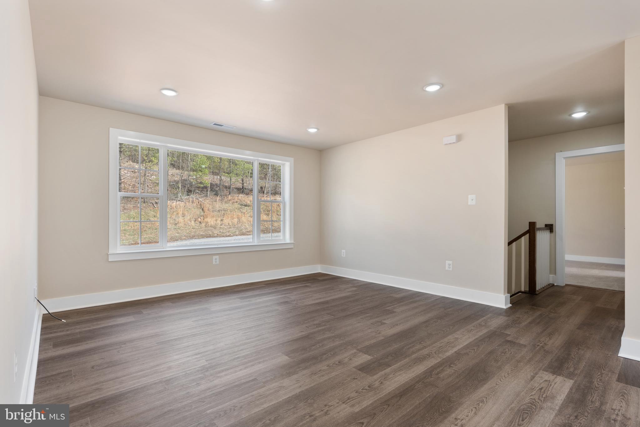 NINE EAST ESTATES - Residential