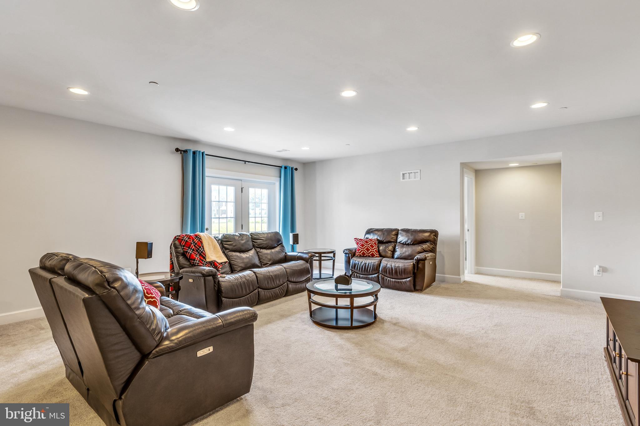 FAIRLANE FARM - Residential