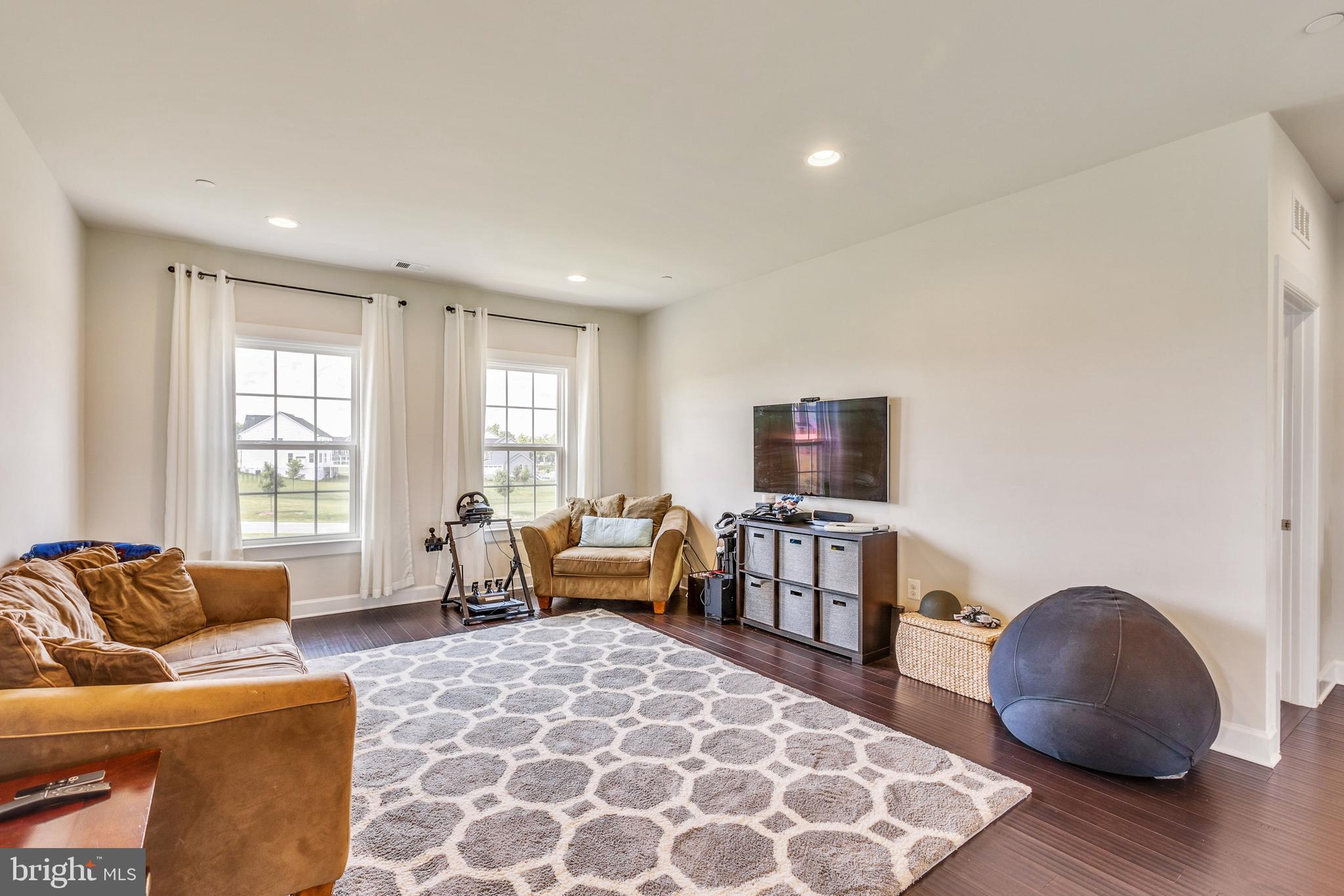 FAIRLANE FARM - Residential