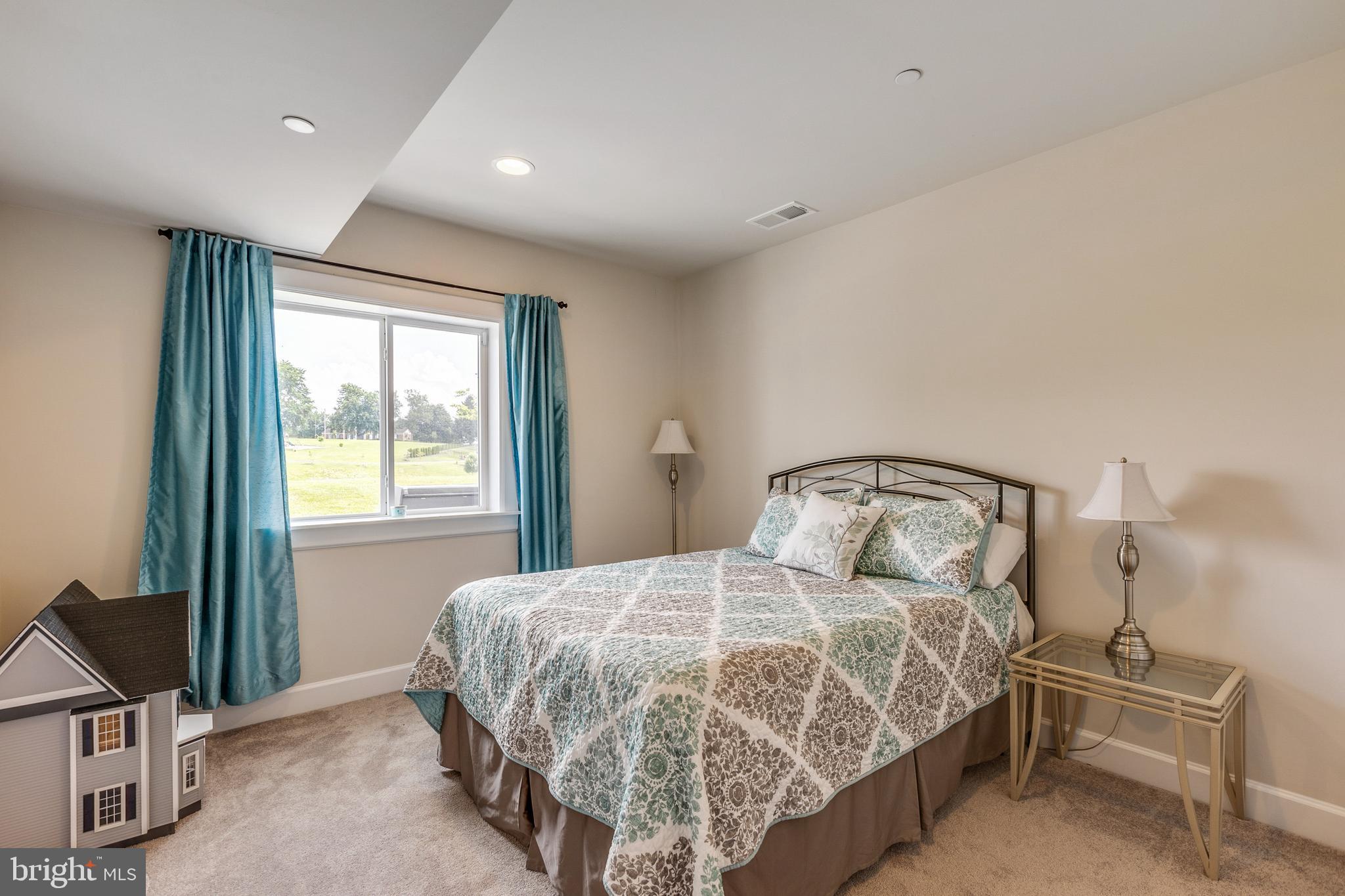 FAIRLANE FARM - Residential