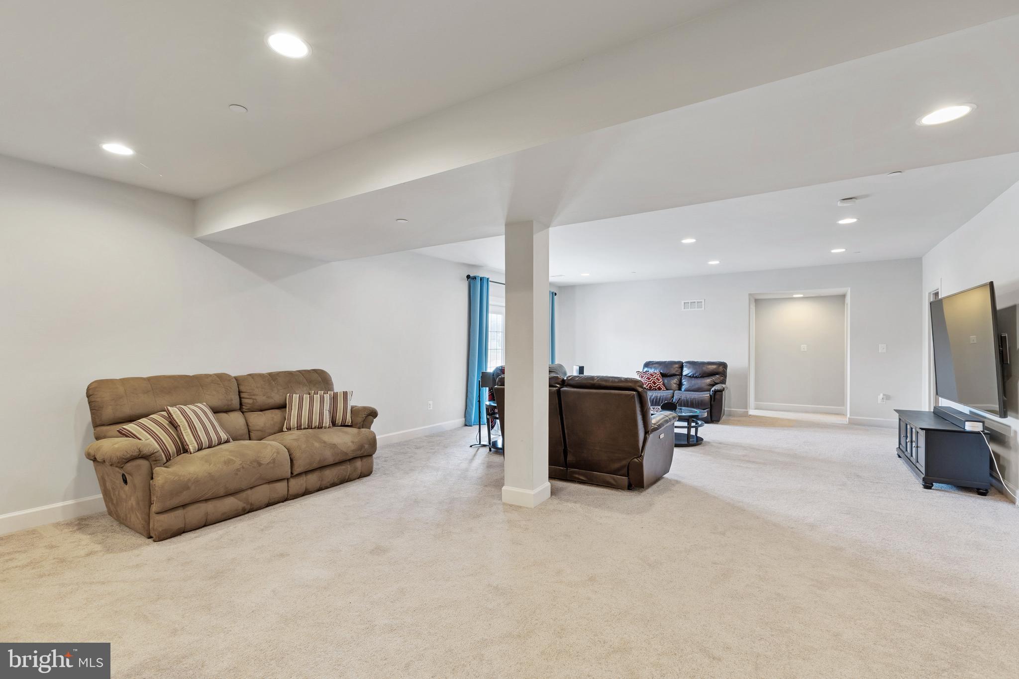 FAIRLANE FARM - Residential