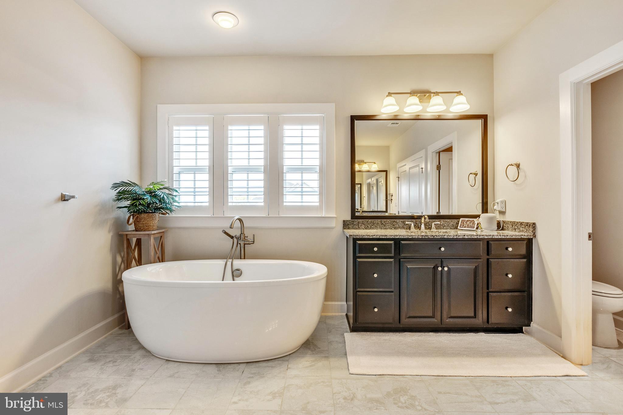 FAIRLANE FARM - Residential