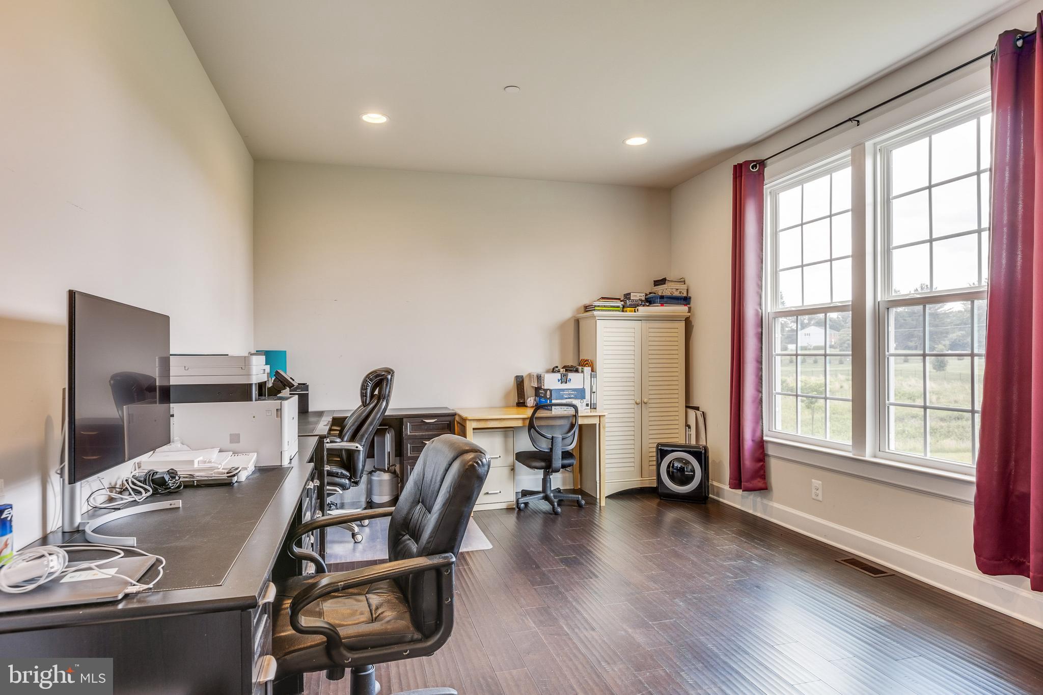 FAIRLANE FARM - Residential