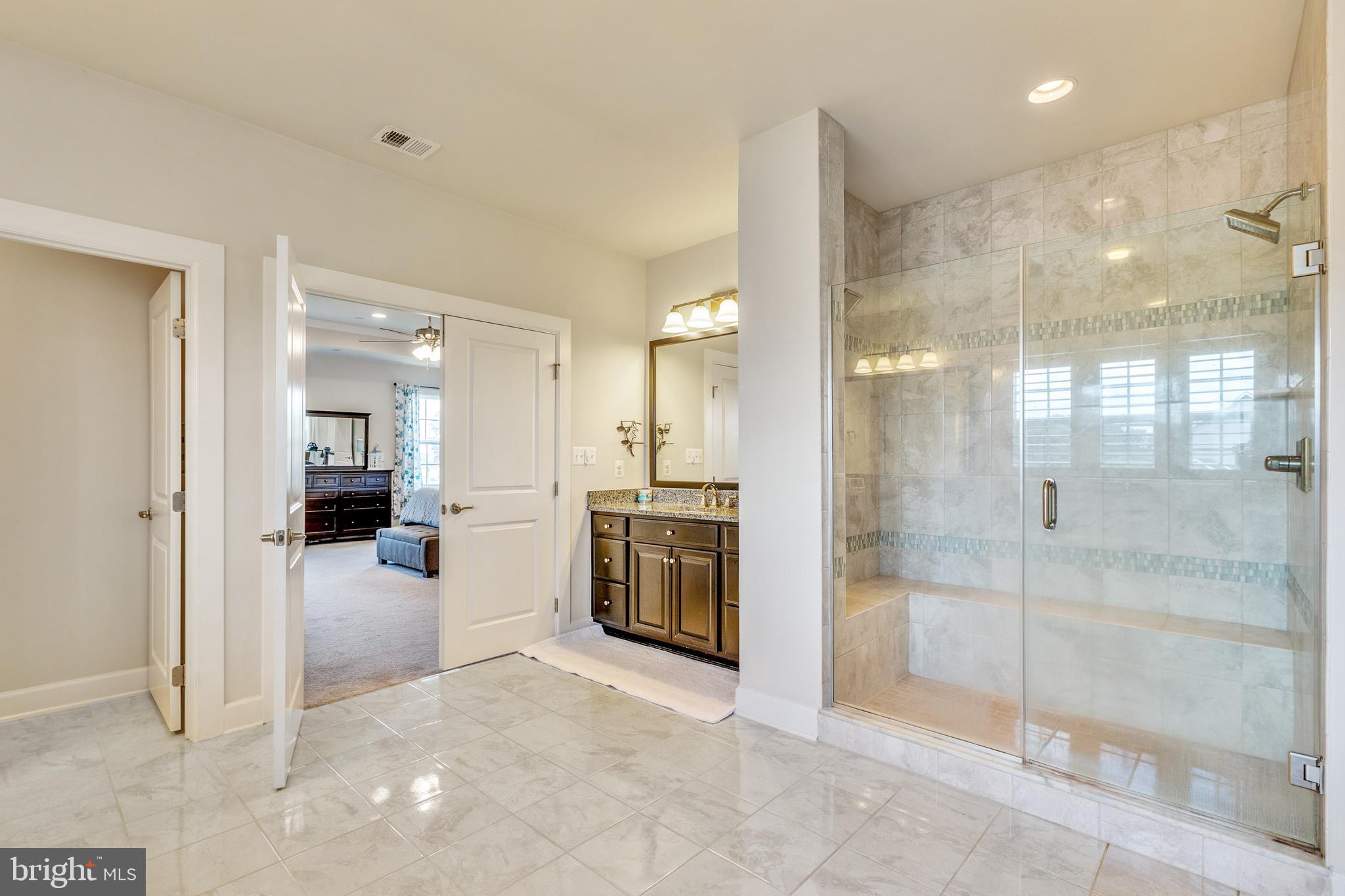 FAIRLANE FARM - Residential