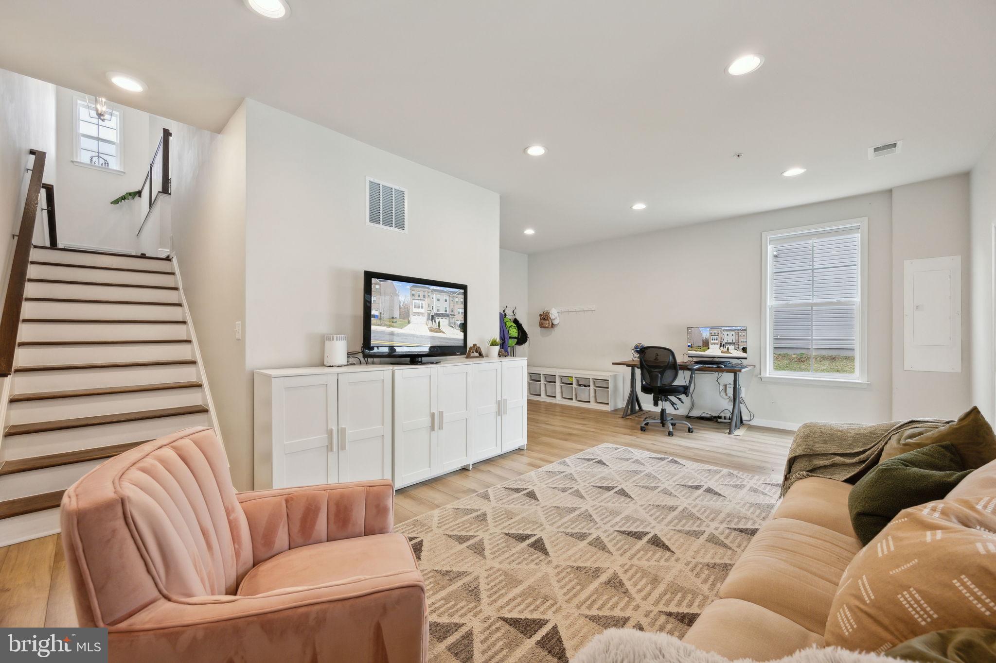 LAUREL OVERLOOK - Residential