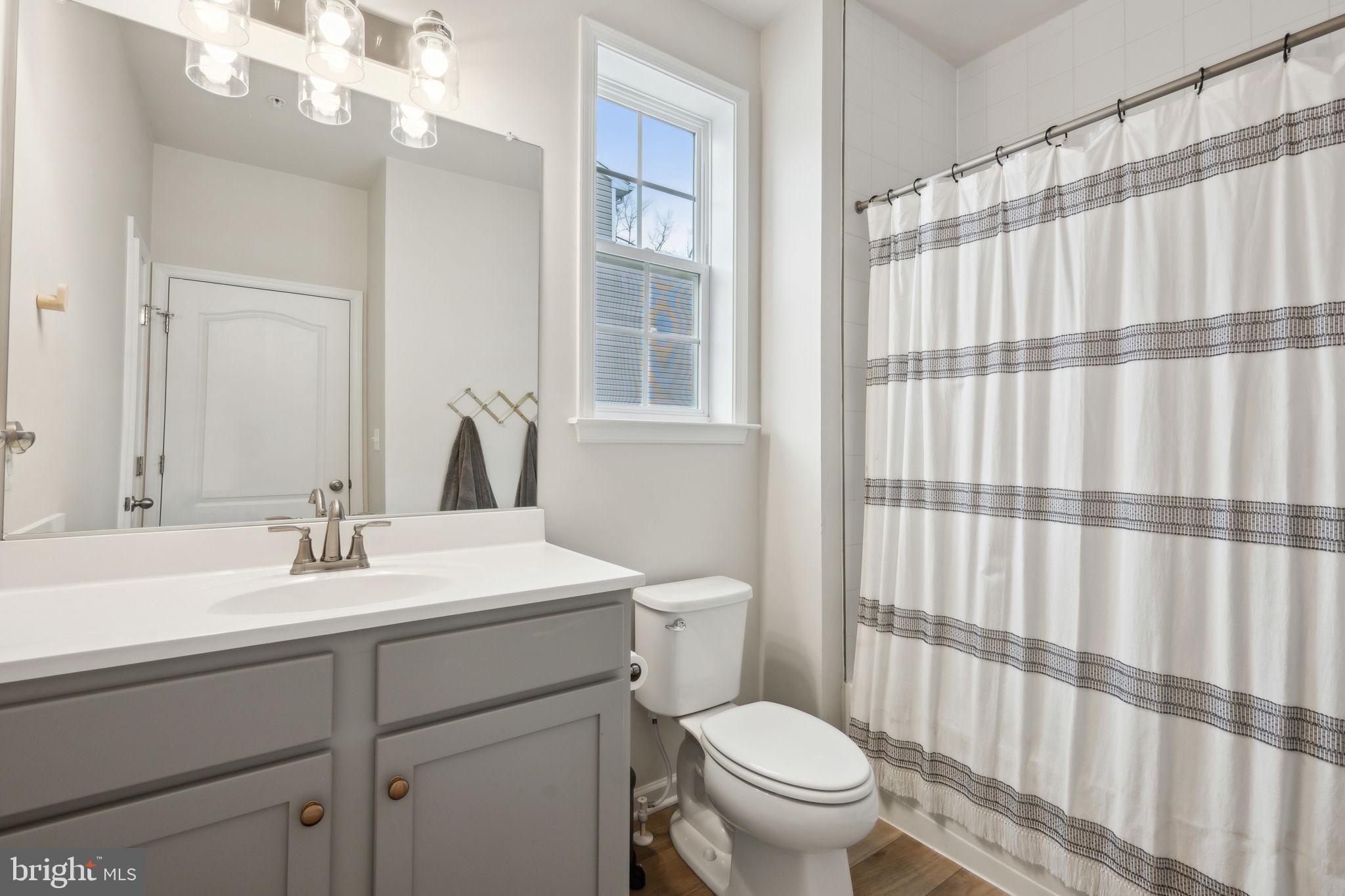 LAUREL OVERLOOK - Residential