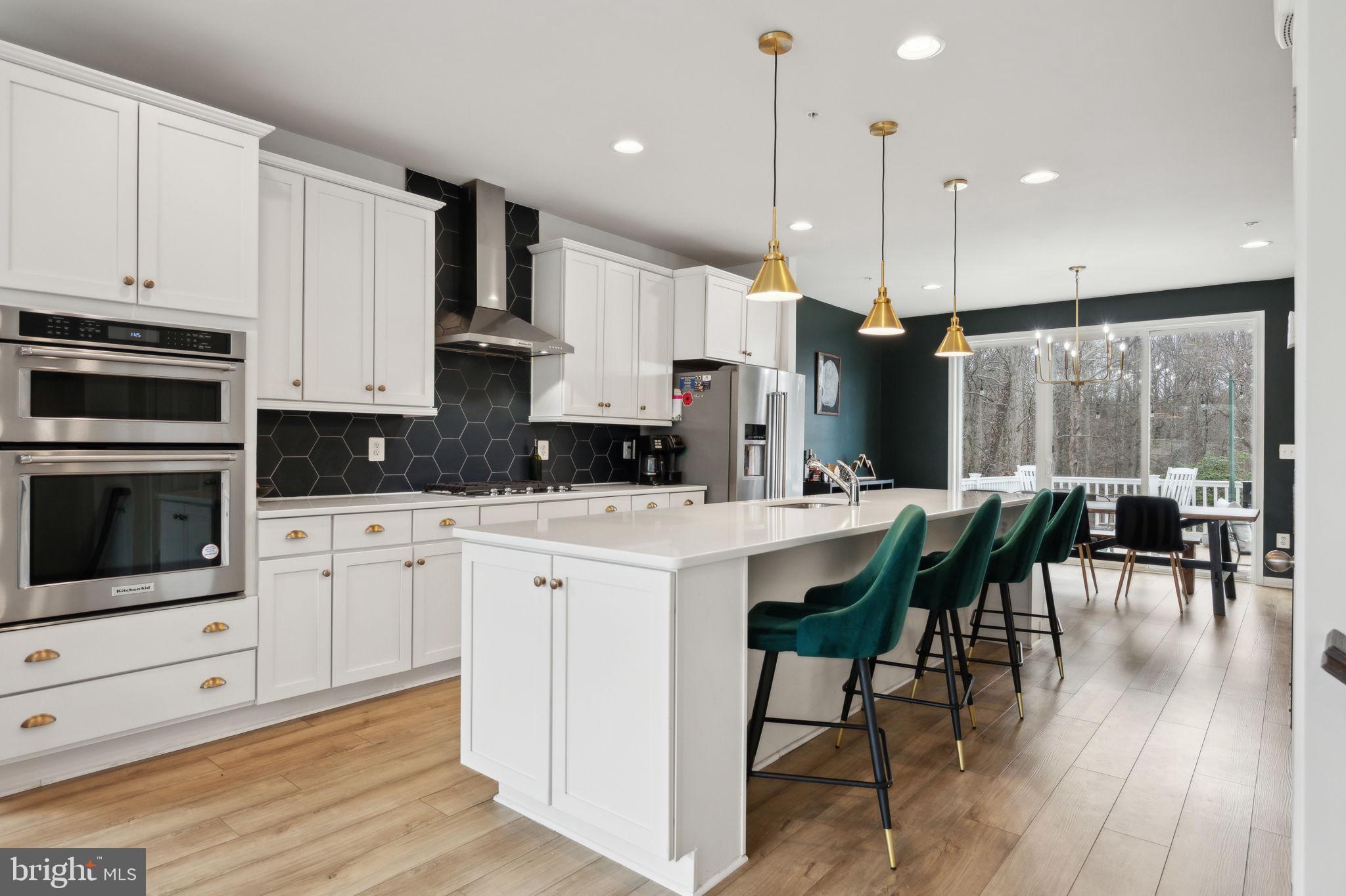 LAUREL OVERLOOK - Residential