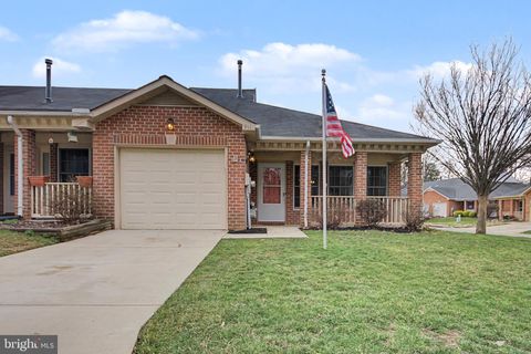 Townhouse For Sale - 911 Yardarm Lane<br/> ANNAPOLIS, MD 21401