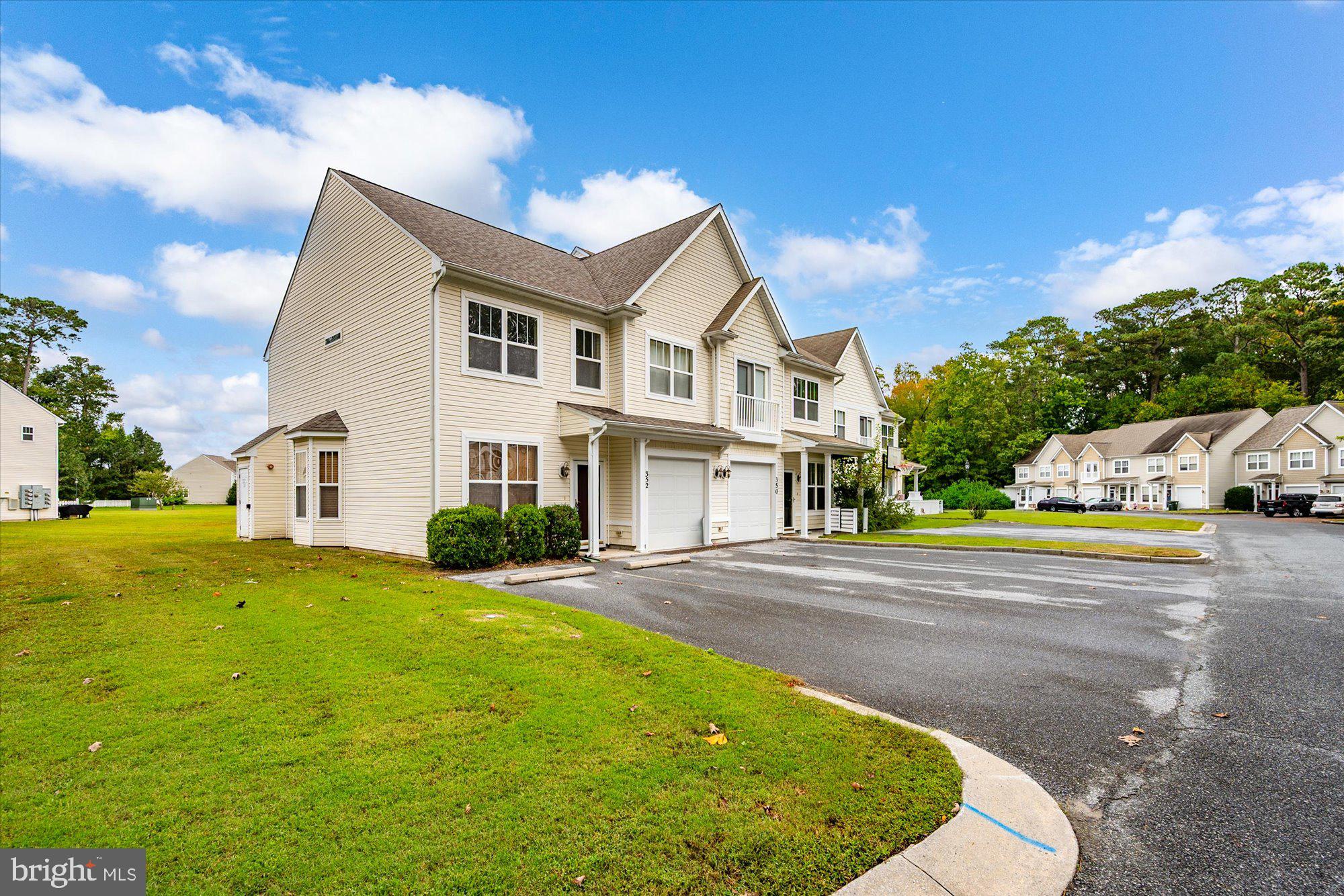 352 SCHOONER LANE 701