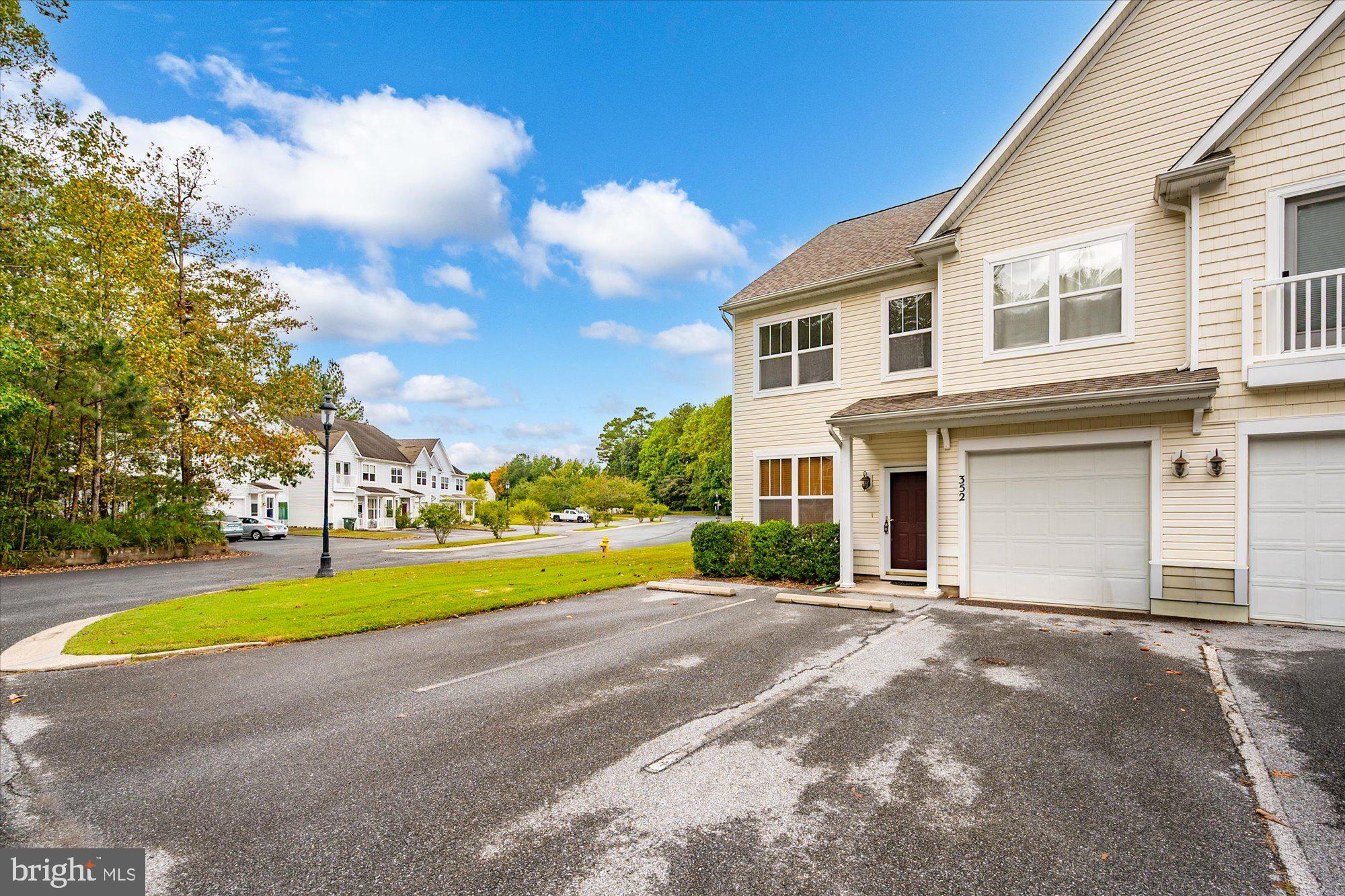 352 SCHOONER LANE 701