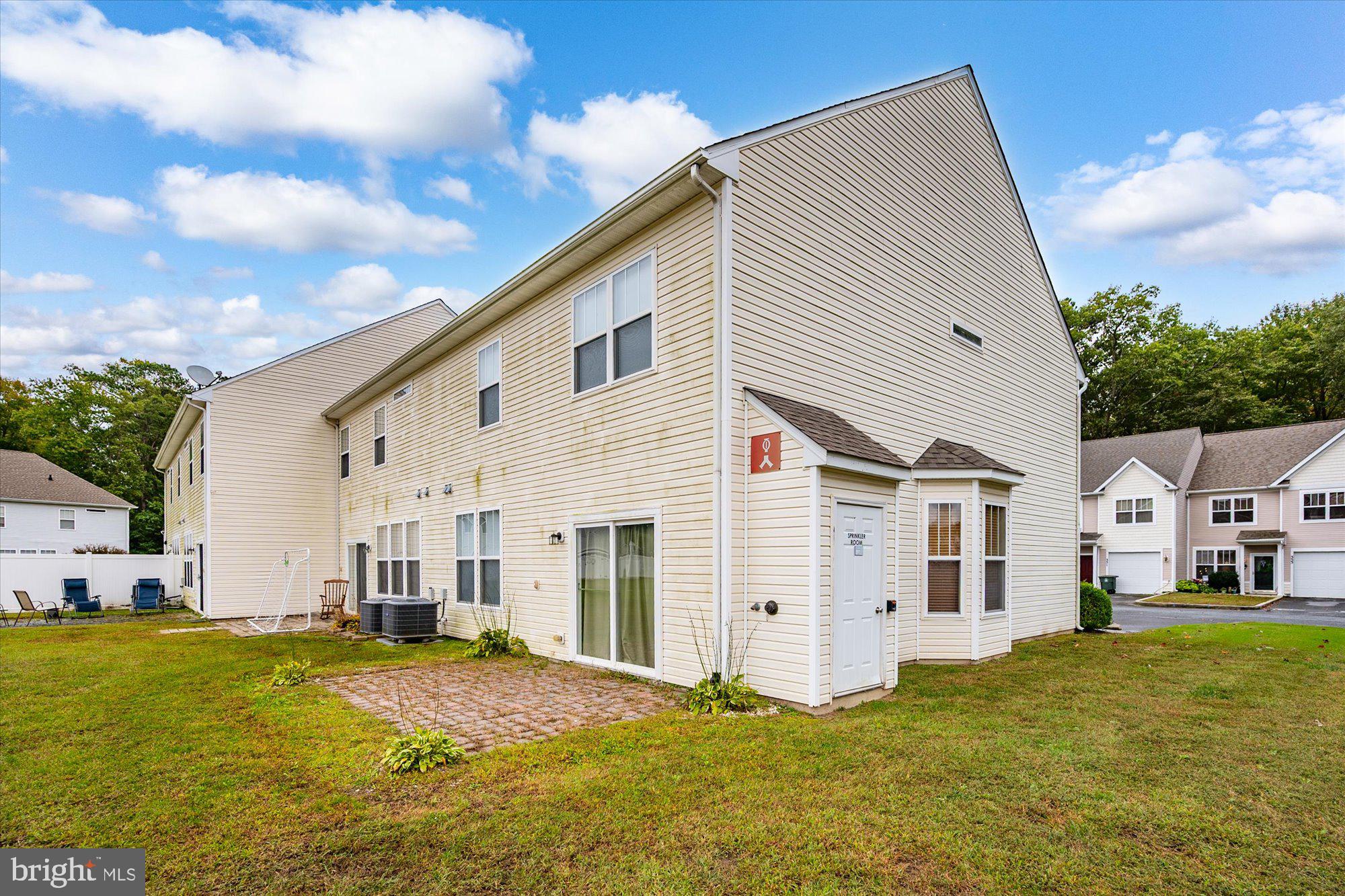 352 SCHOONER LANE 701