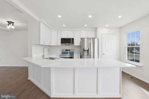 Townhouse For Sale - 14275 Newbern Loop<br/> Prince William County, GAINESVILLE, VA 20155