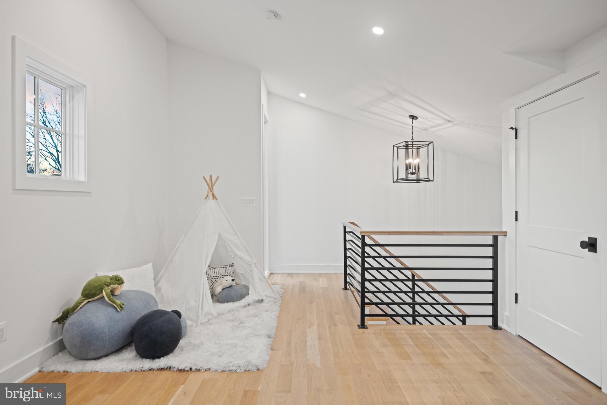 ALCOVA HEIGHTS - Residential