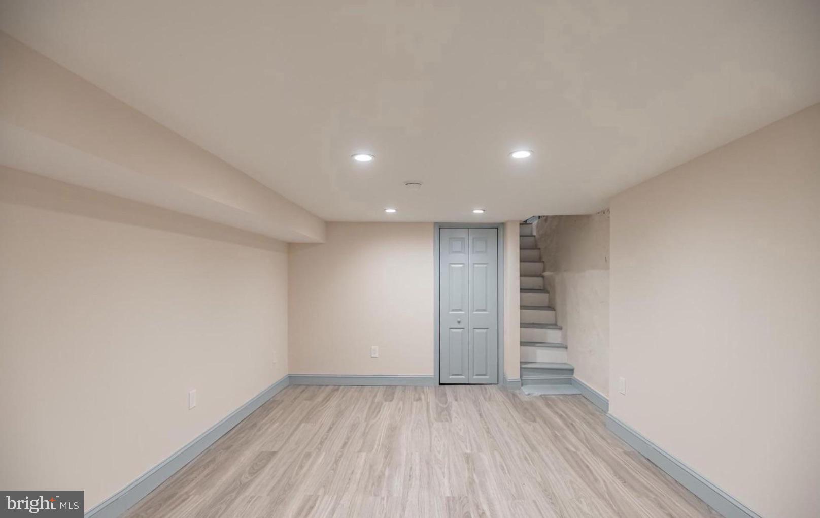 KENSINGTON - Residential