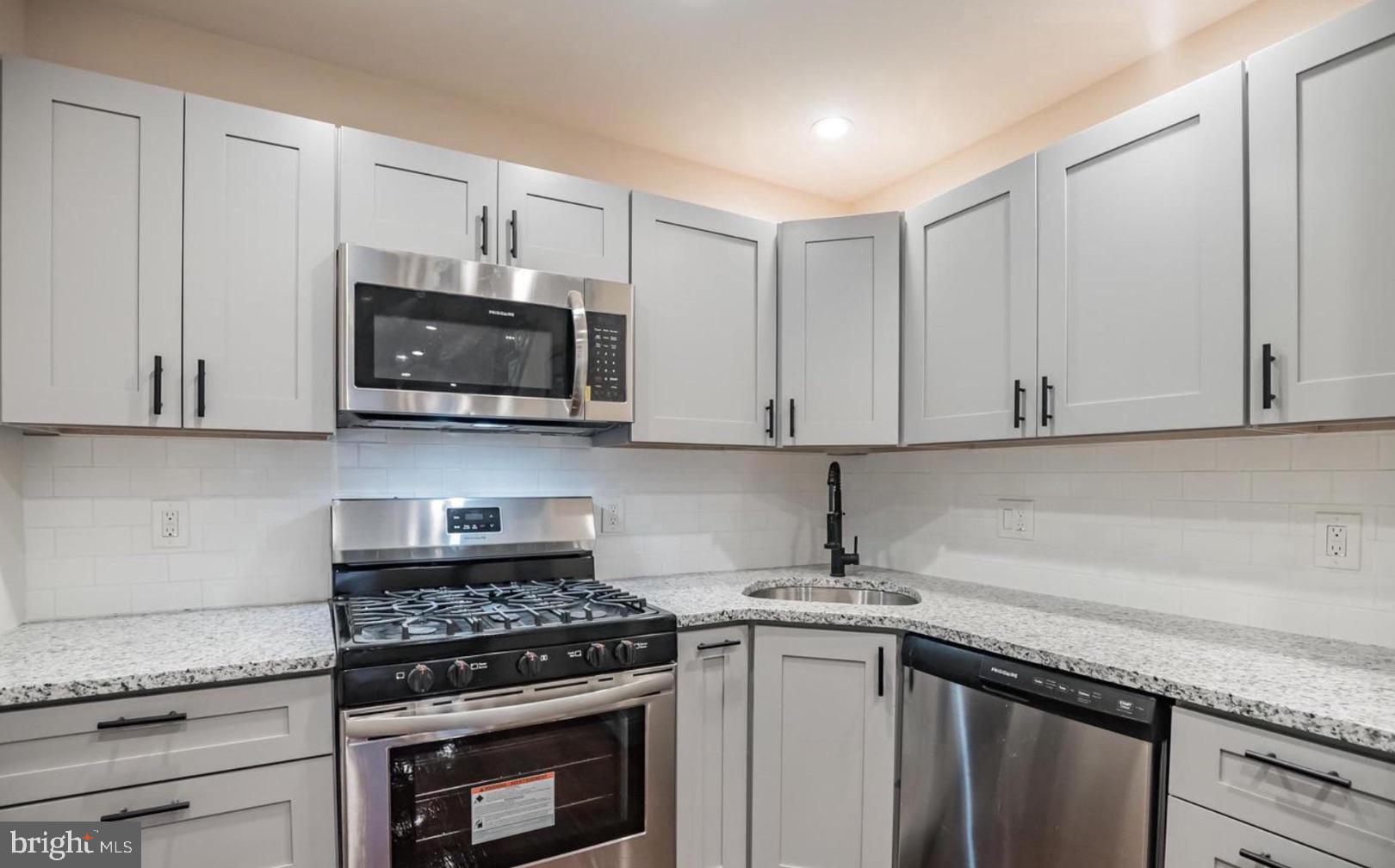 KENSINGTON - Residential