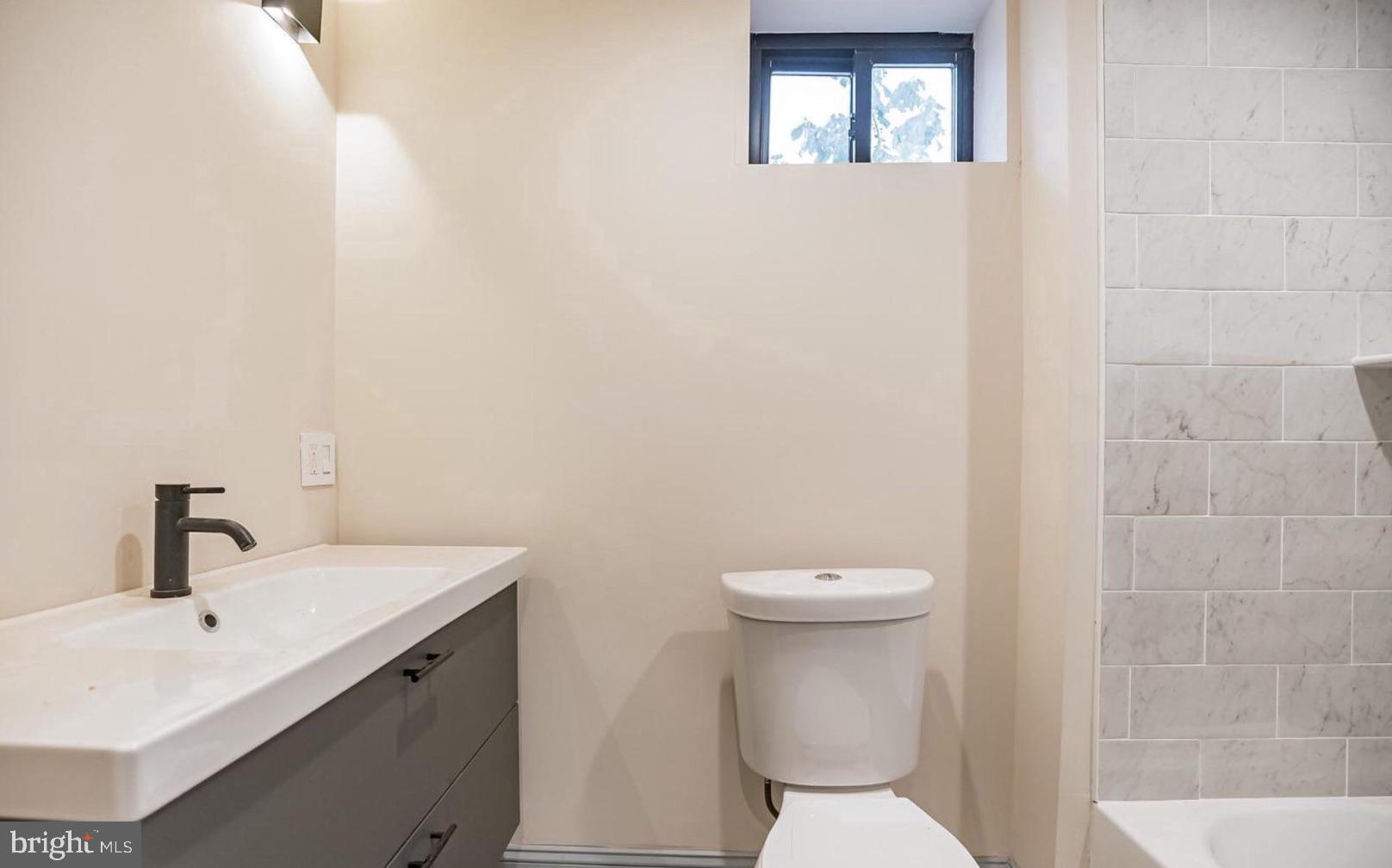 KENSINGTON - Residential