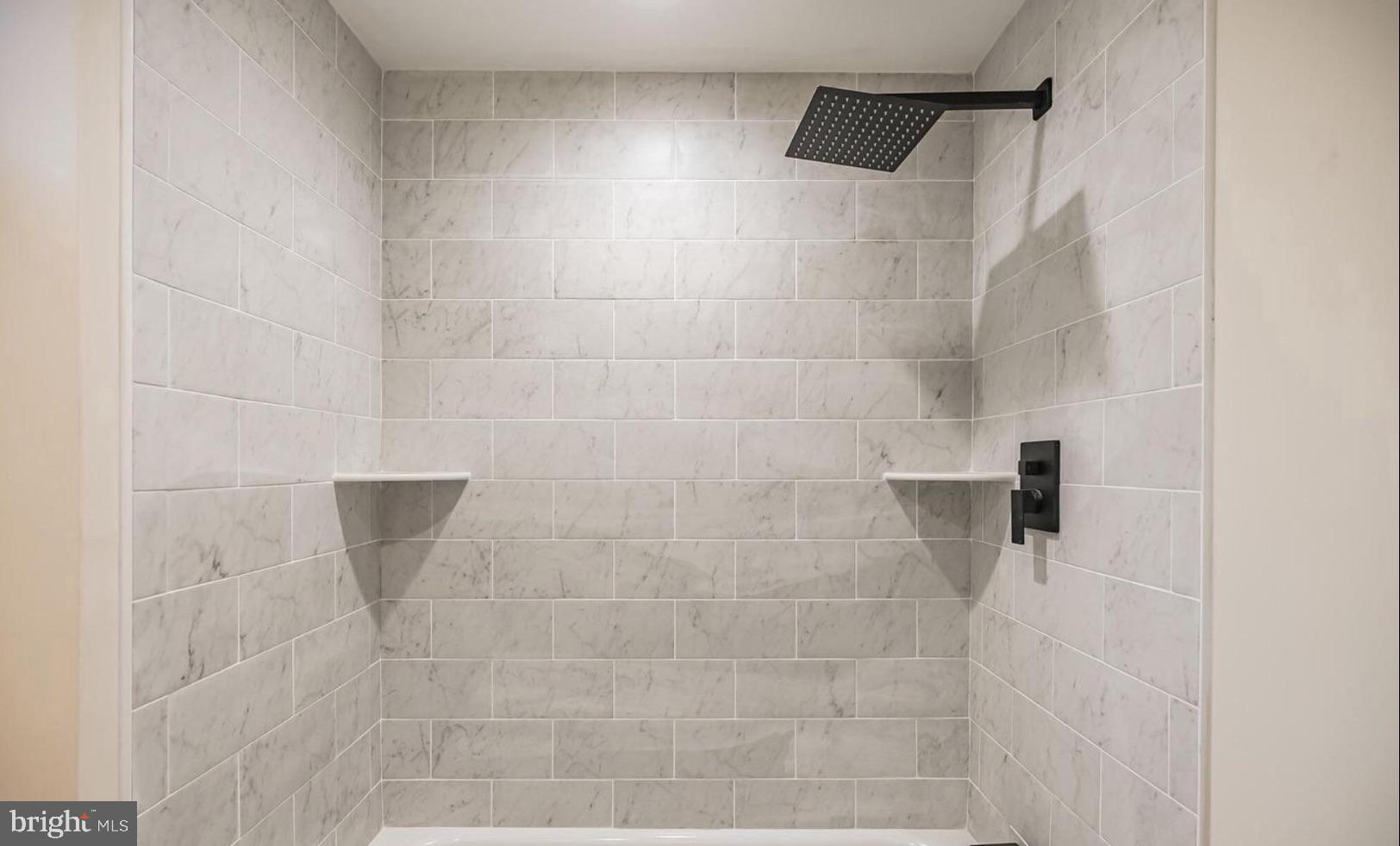 KENSINGTON - Residential