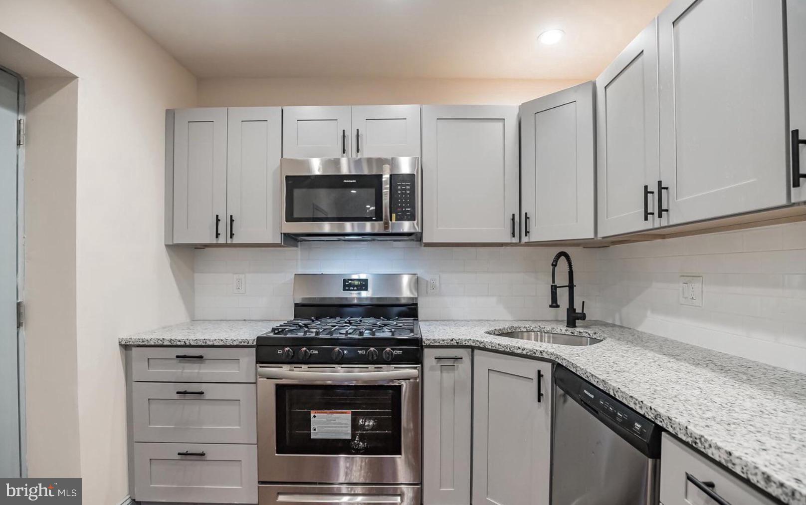 KENSINGTON - Residential