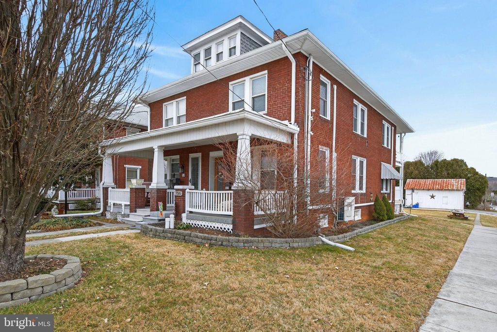 Photo of 725 Hellam Street, WRIGHTSVILLE, PA 17368 (MLS # PAYK2098240)