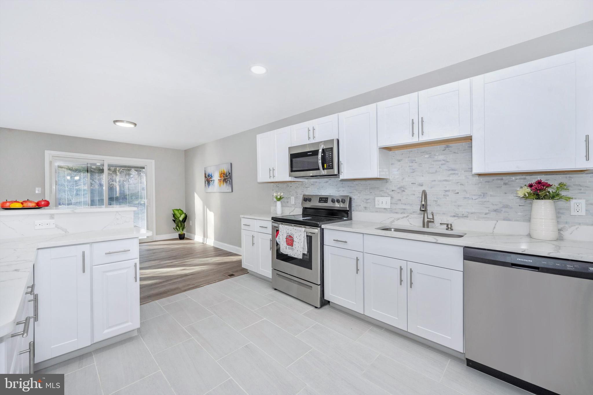 STONEGATE - Residential