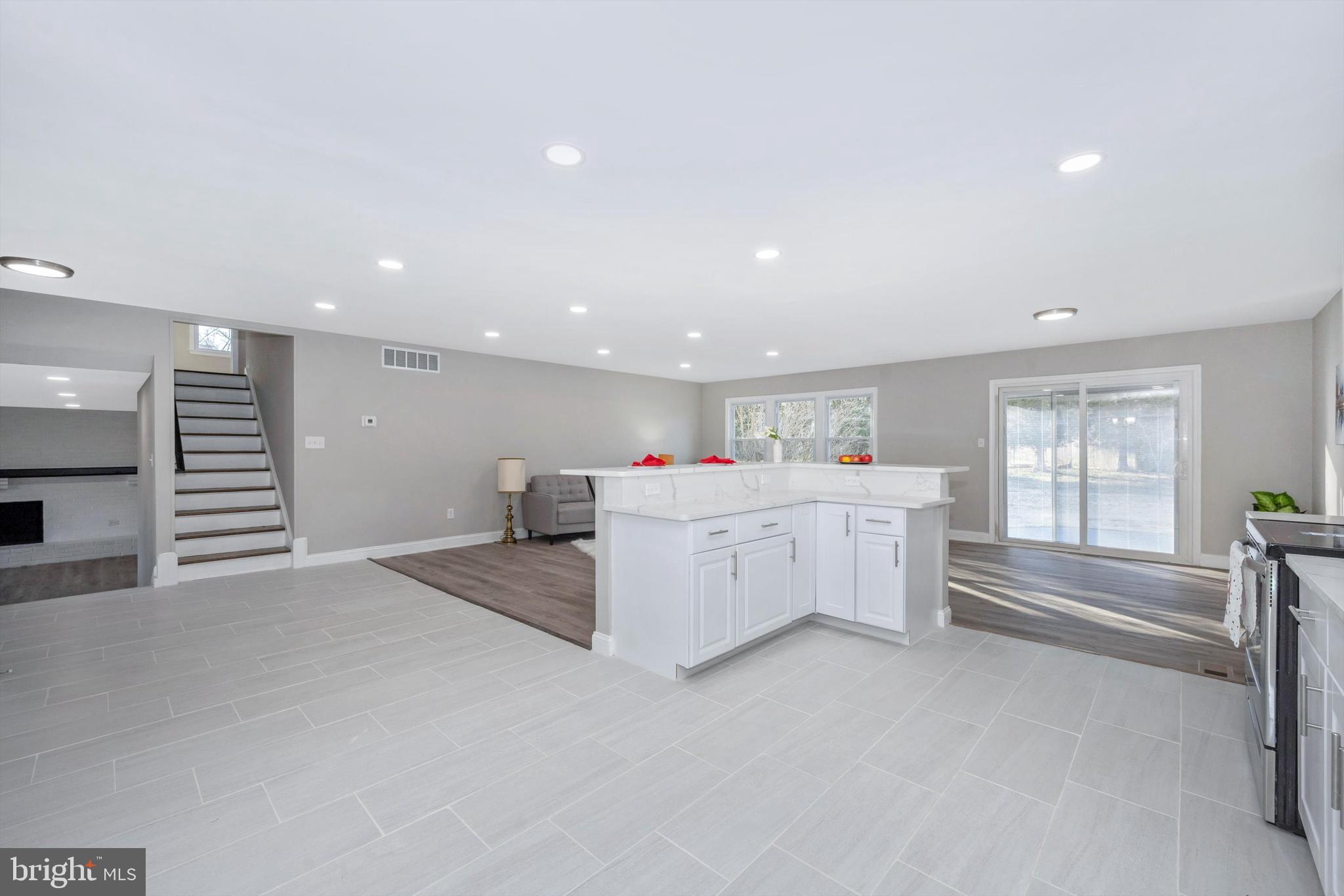 STONEGATE - Residential