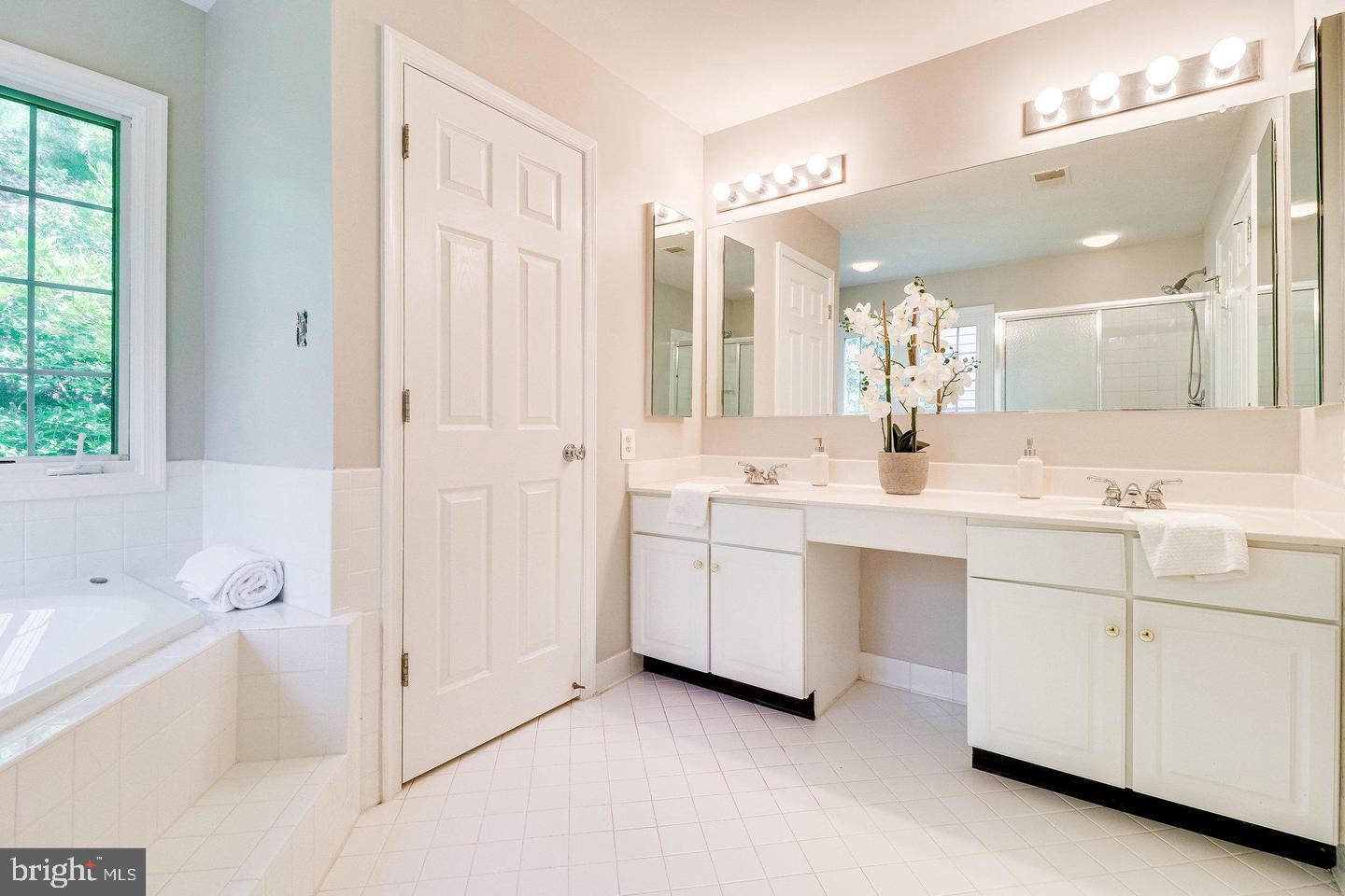 RANDOM HILLS LAND BAY - Residential Lease