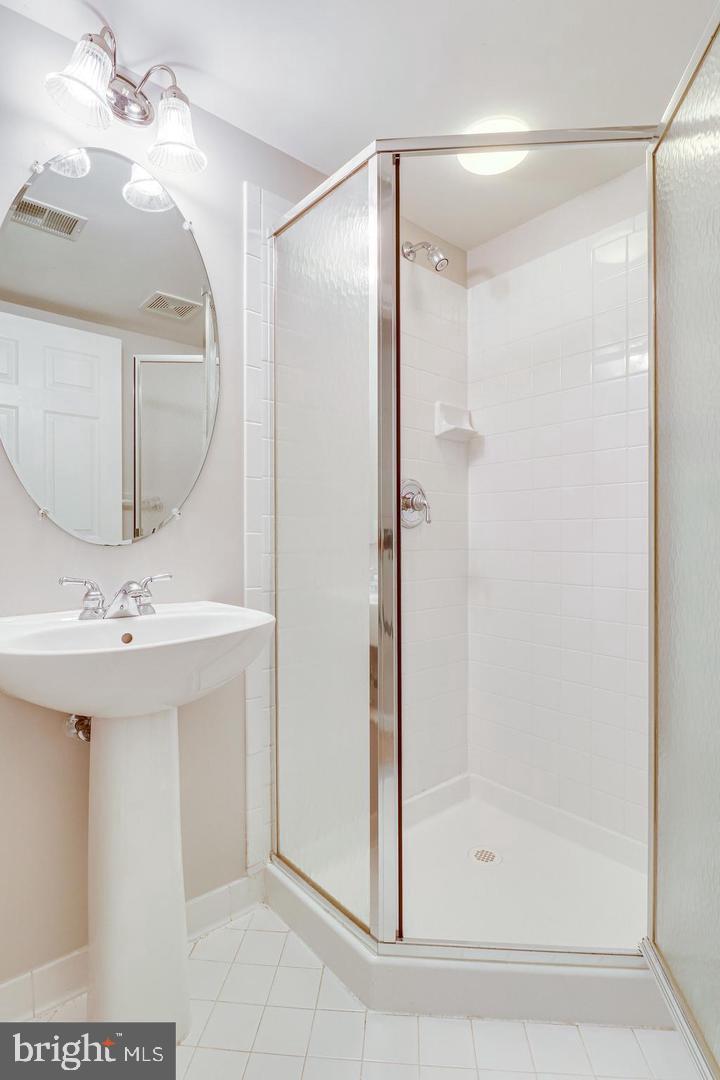 RANDOM HILLS LAND BAY - Residential Lease