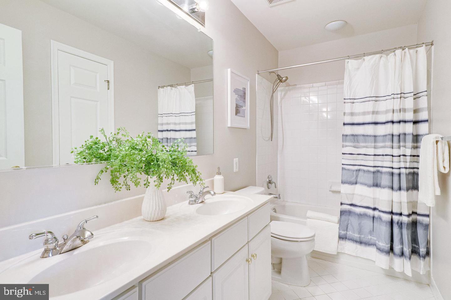 RANDOM HILLS LAND BAY - Residential Lease