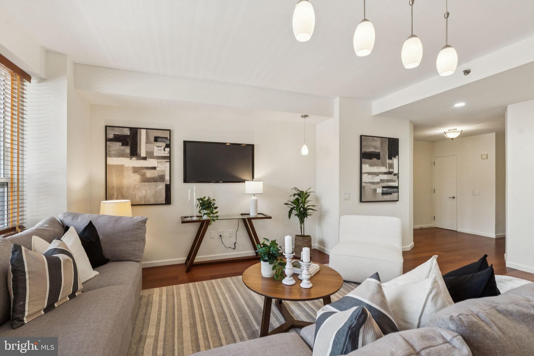 AVENUE OF THE ARTS - Residential