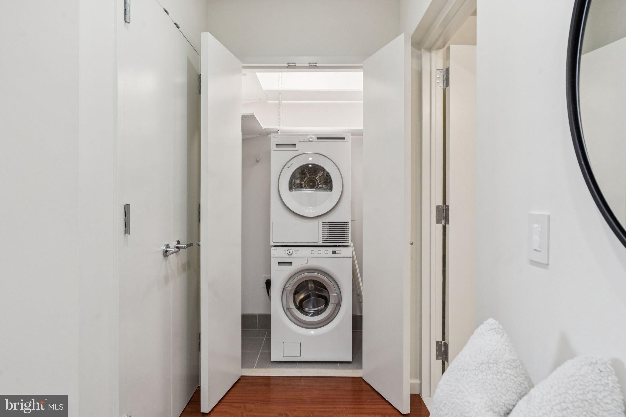 AVENUE OF THE ARTS - Residential