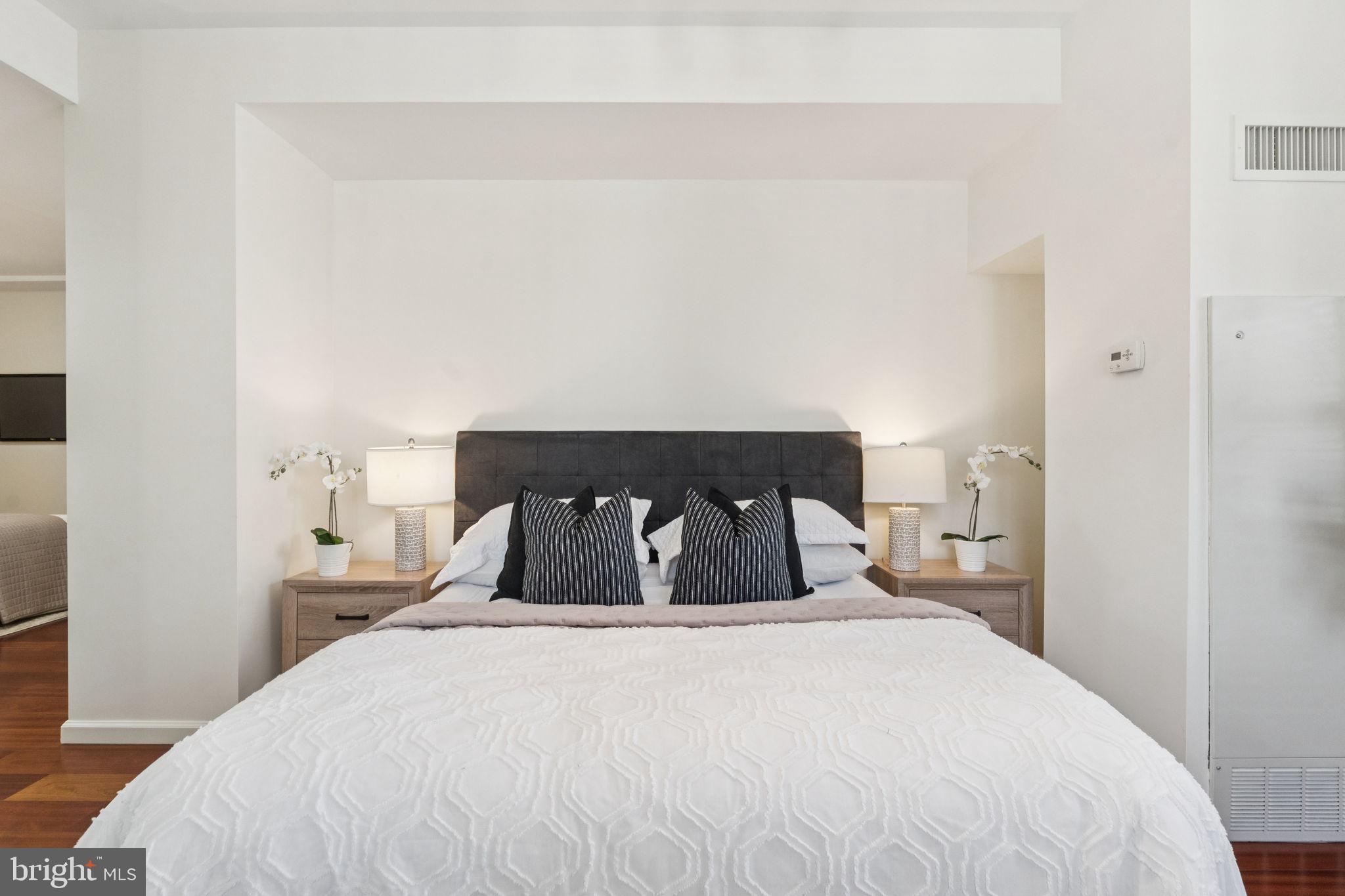 AVENUE OF THE ARTS - Residential