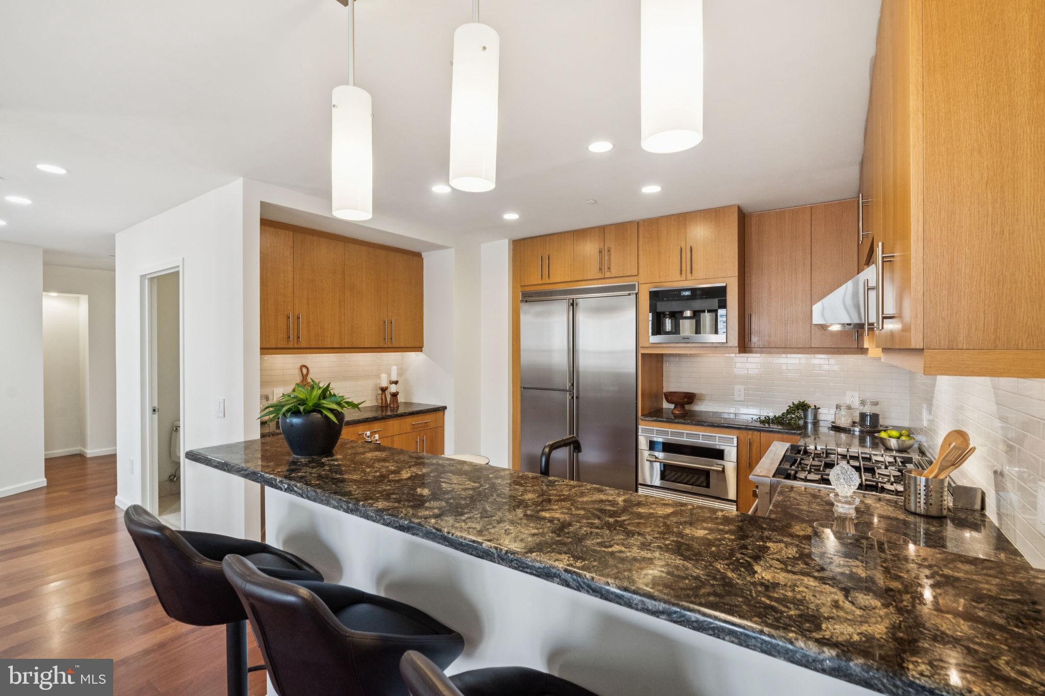 AVENUE OF THE ARTS - Residential