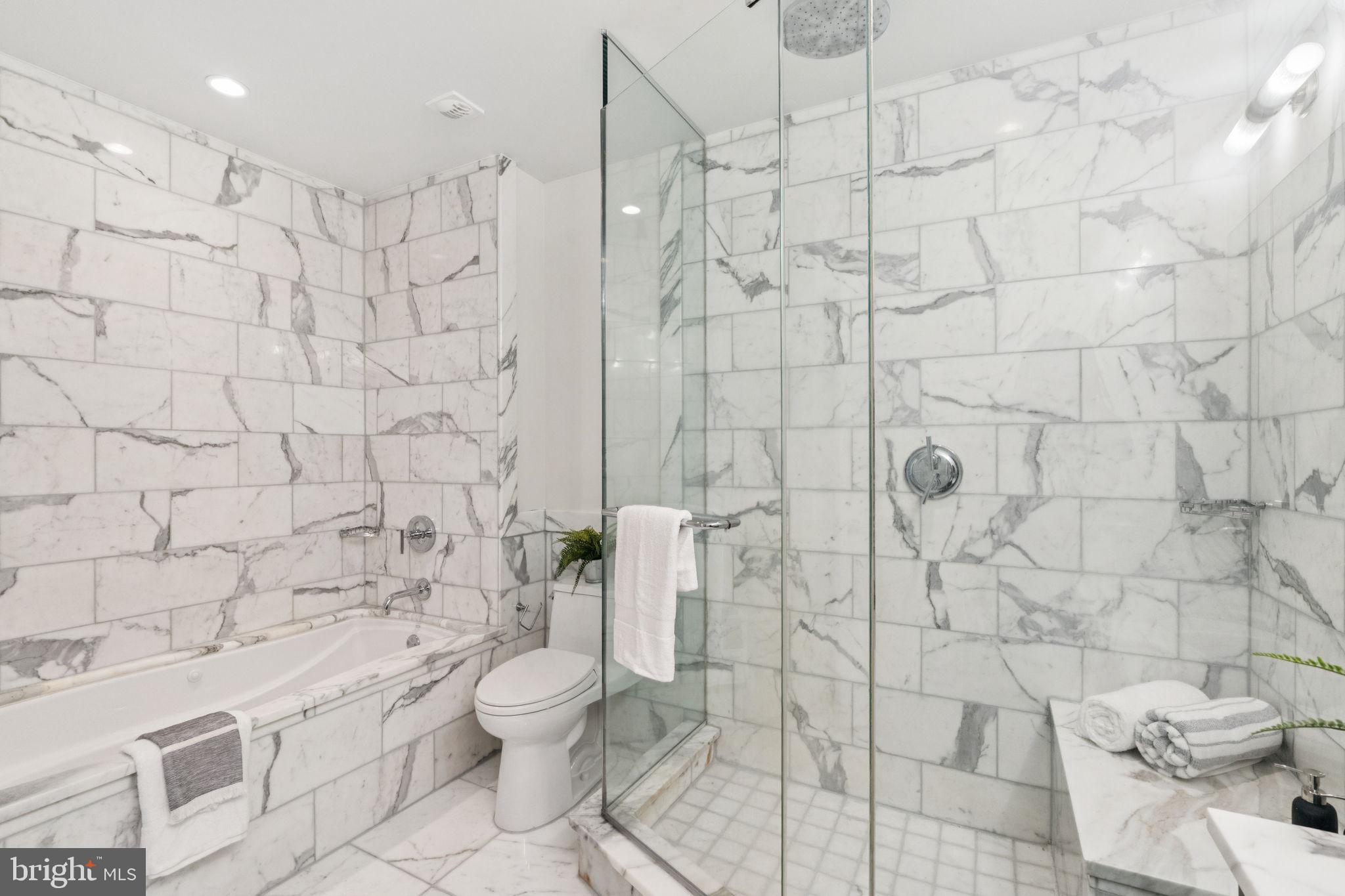 AVENUE OF THE ARTS - Residential