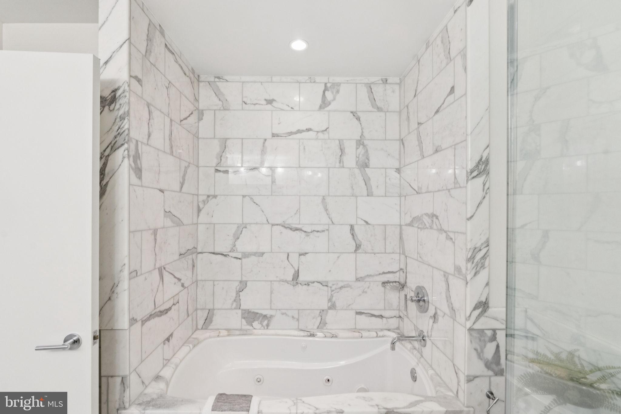 AVENUE OF THE ARTS - Residential