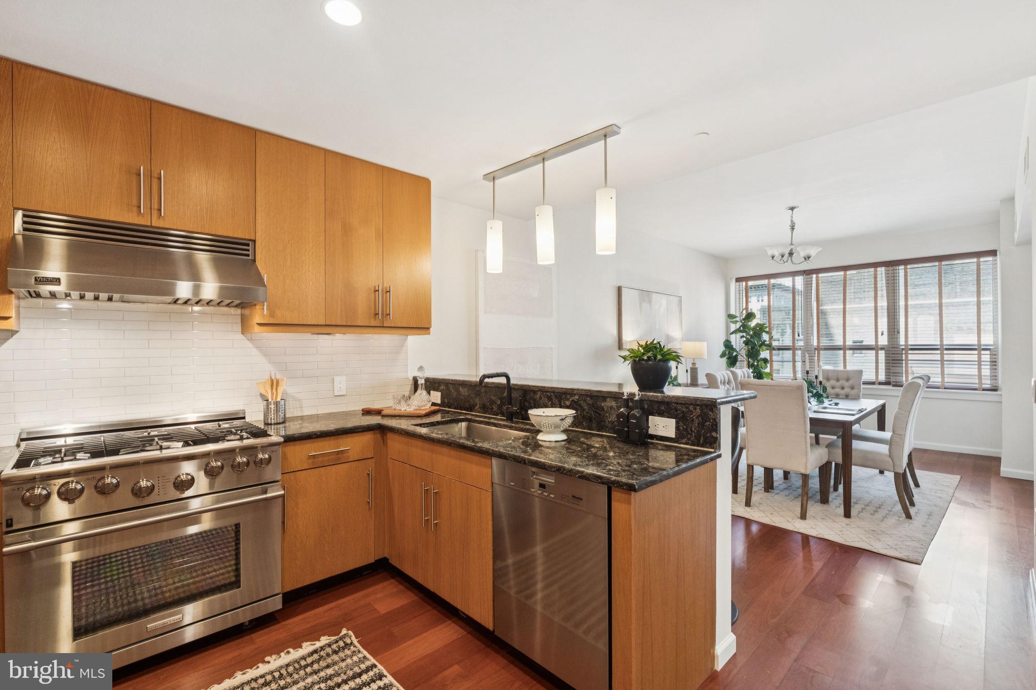 AVENUE OF THE ARTS - Residential