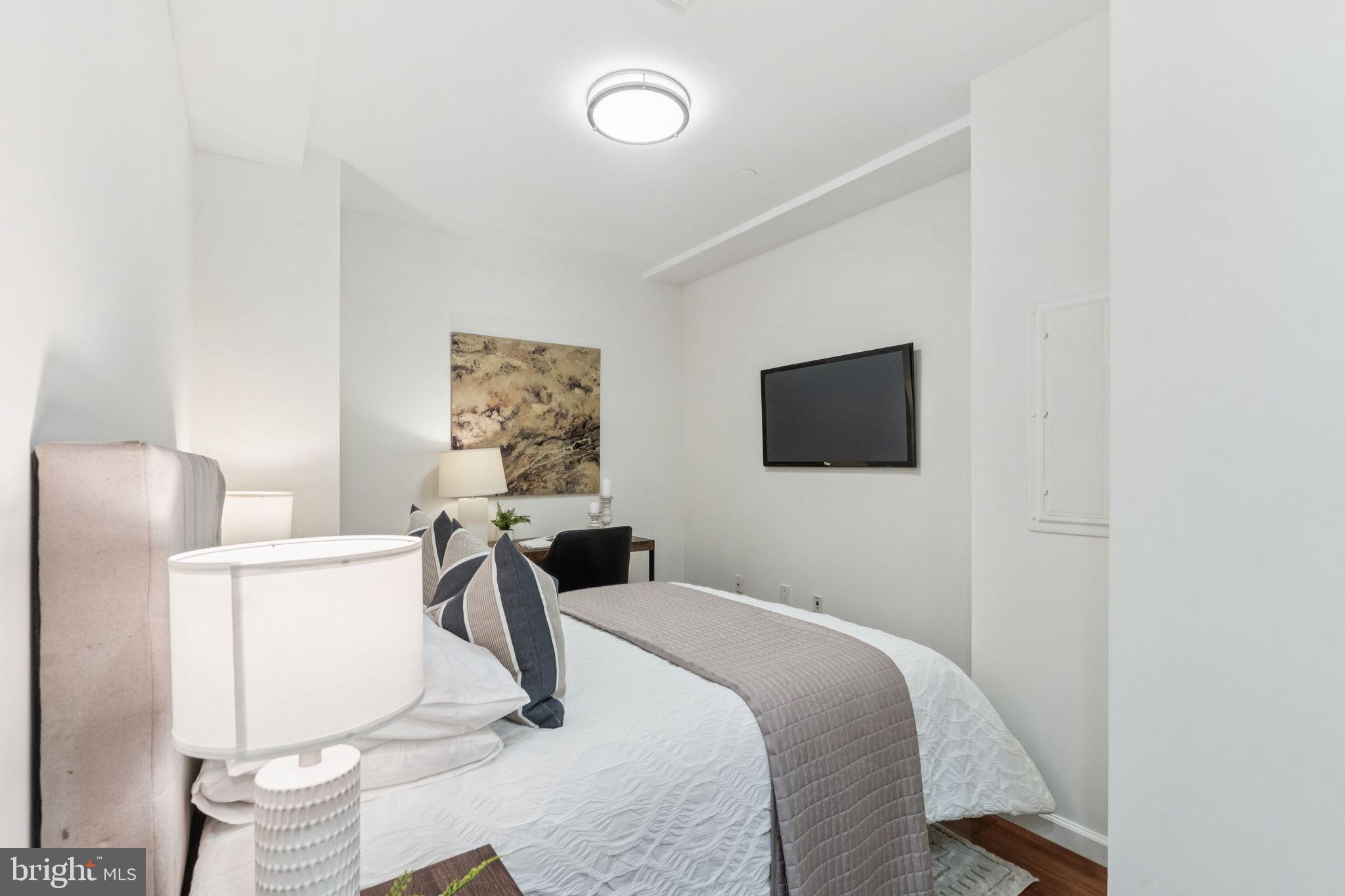 AVENUE OF THE ARTS - Residential