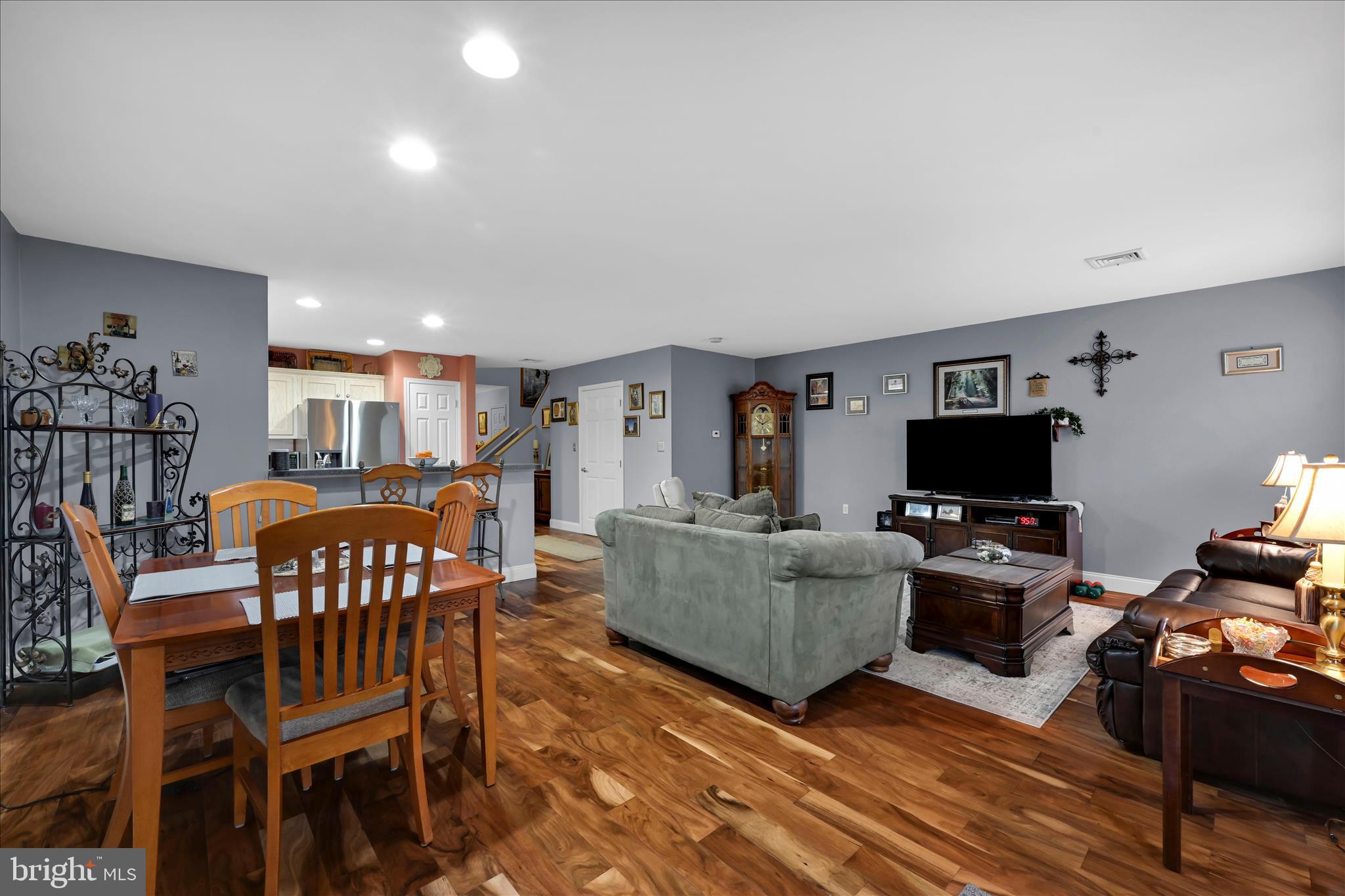 SHERWOOD COURT - Residential